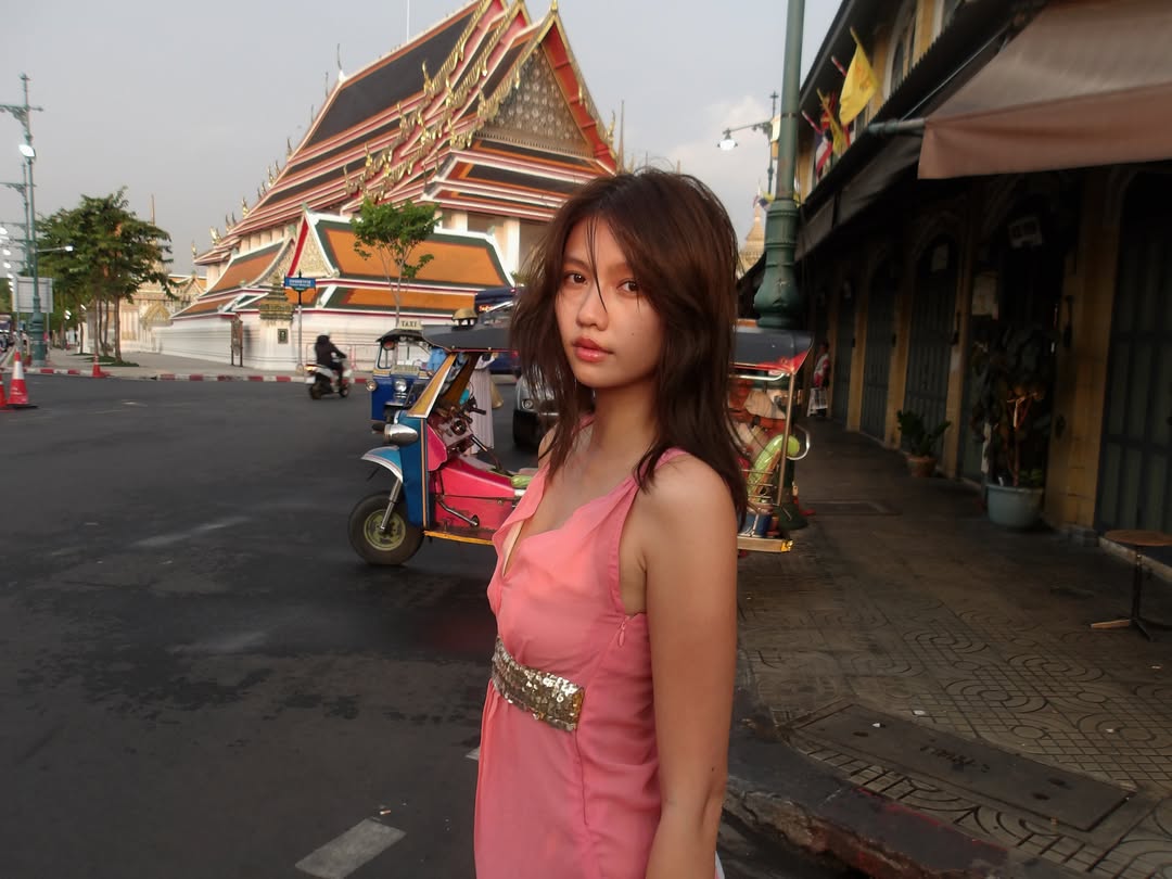 เมทัล สุขขาว
