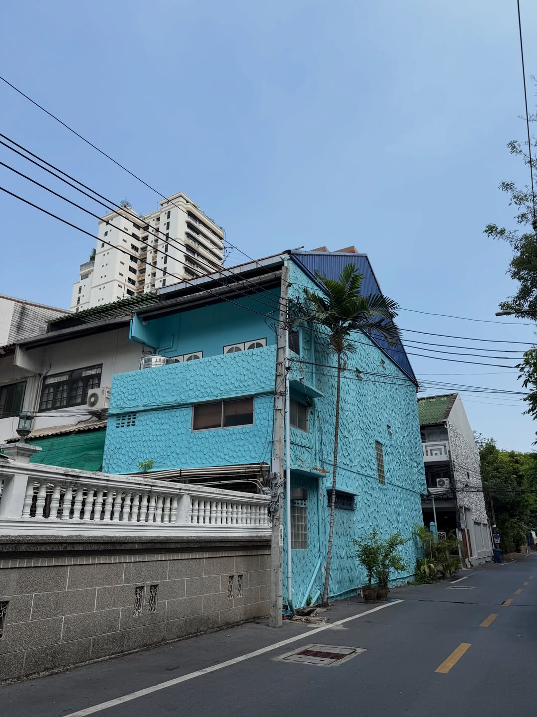 เมทัล สุขขาว