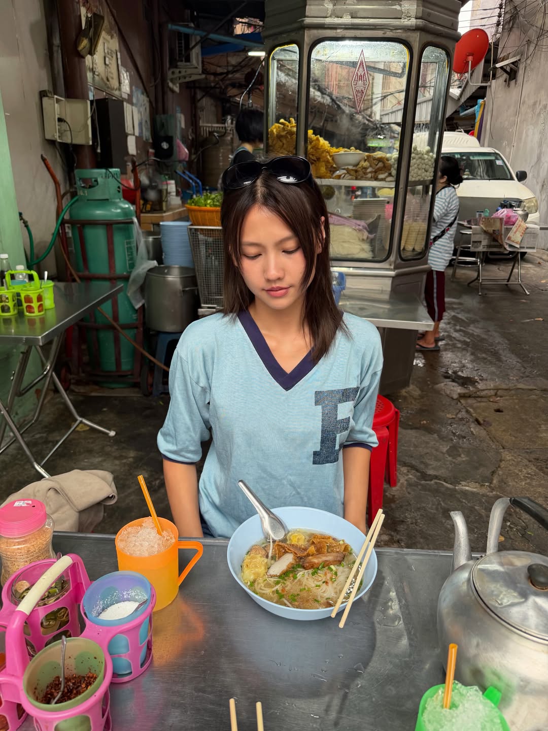 เมทัล สุขขาว