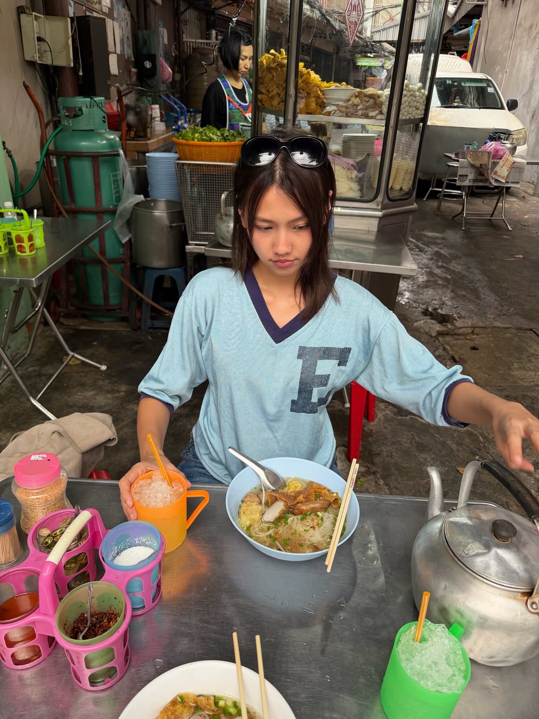 เมทัล สุขขาว