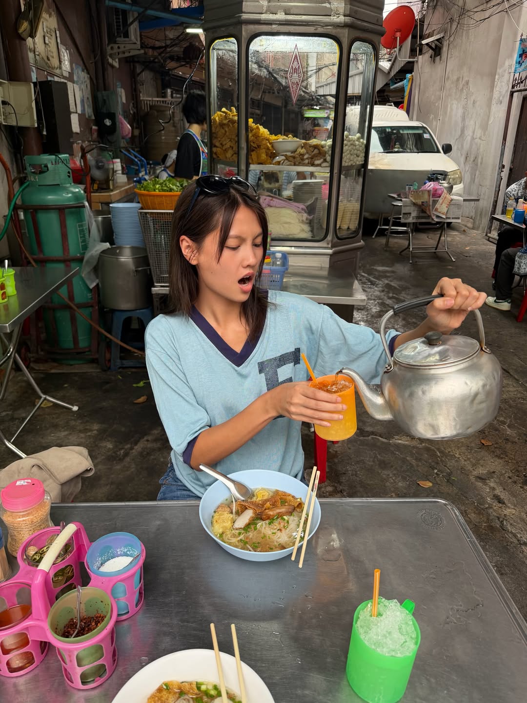 เมทัล สุขขาว