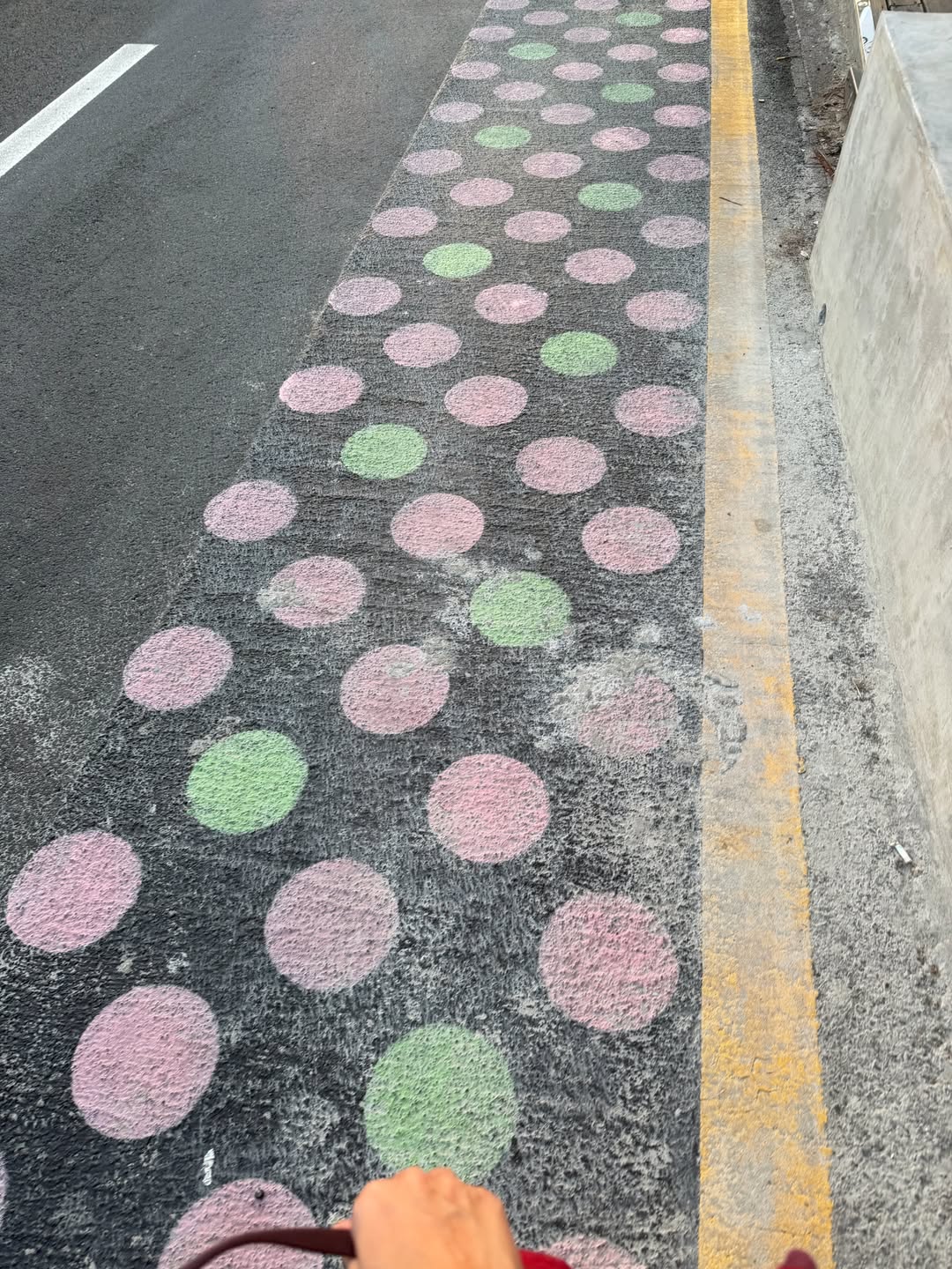 เมทัล สุขขาว