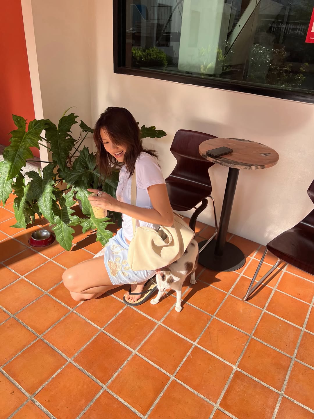 เมทัล สุขขาว