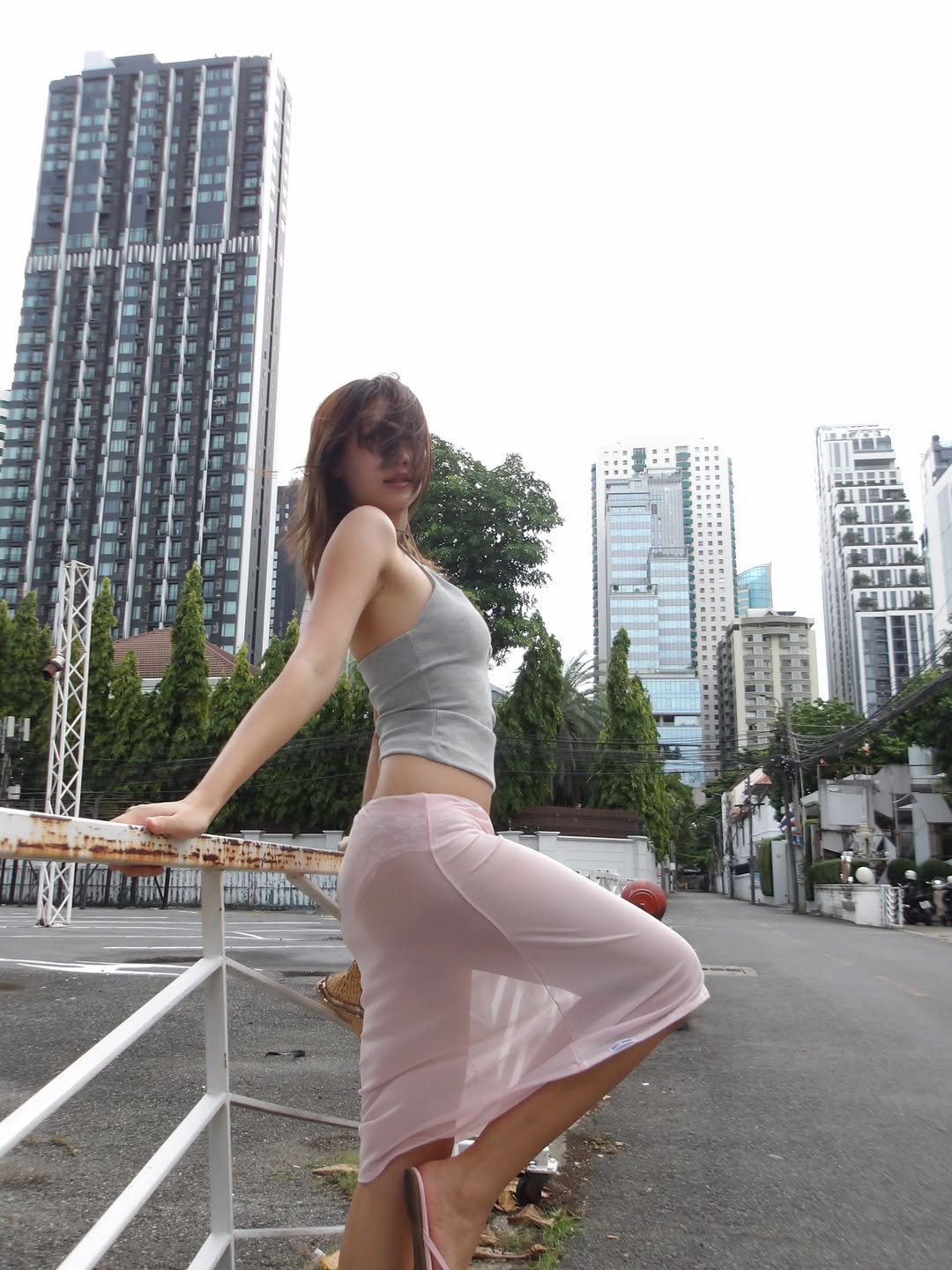 เมทัล สุขขาว