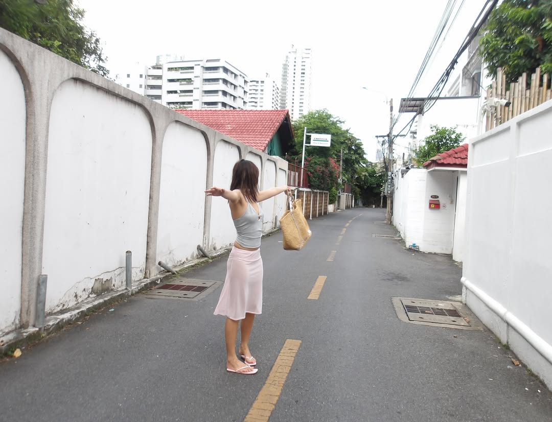 เมทัล สุขขาว