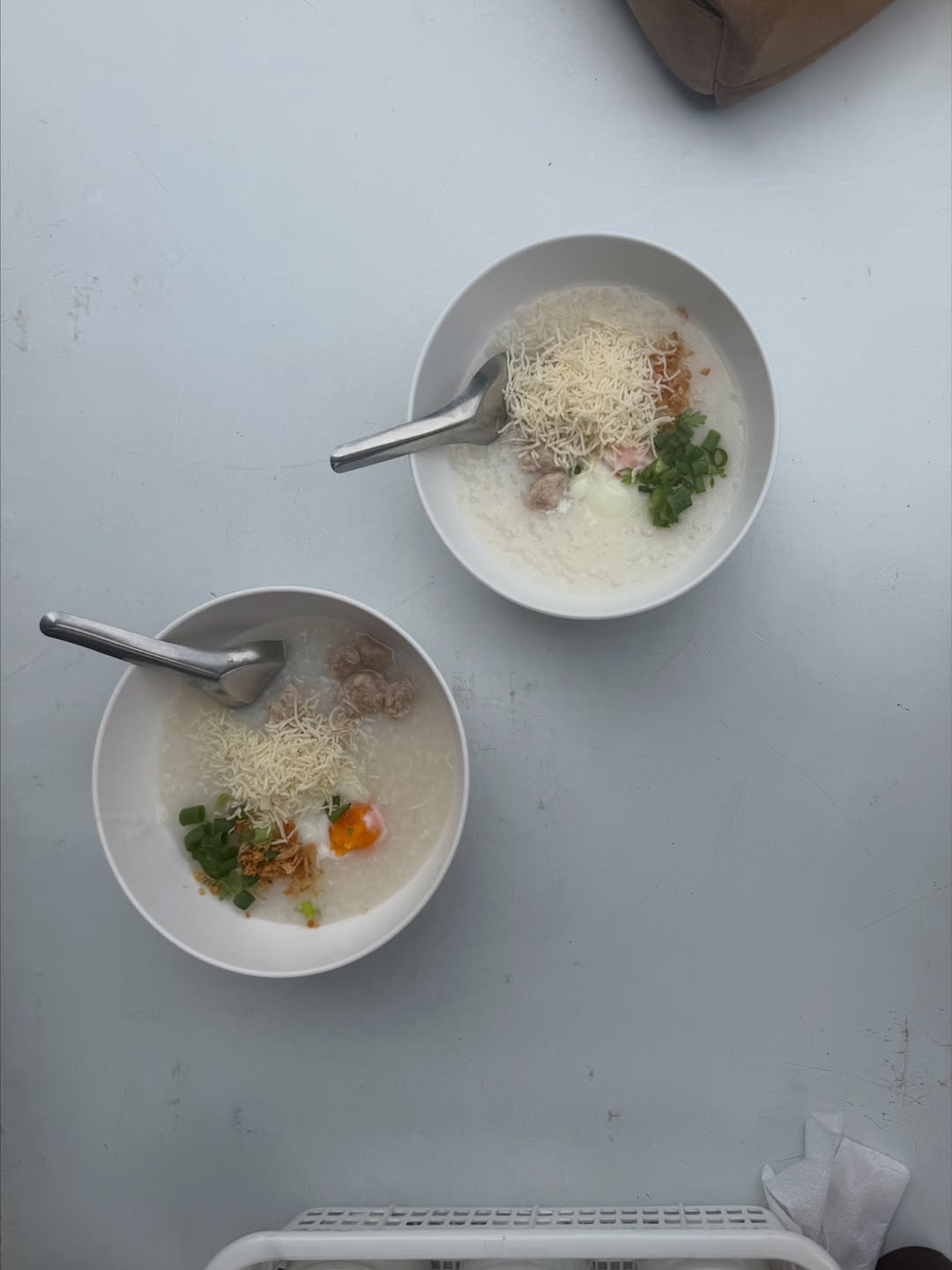 เมทัล สุขขาว