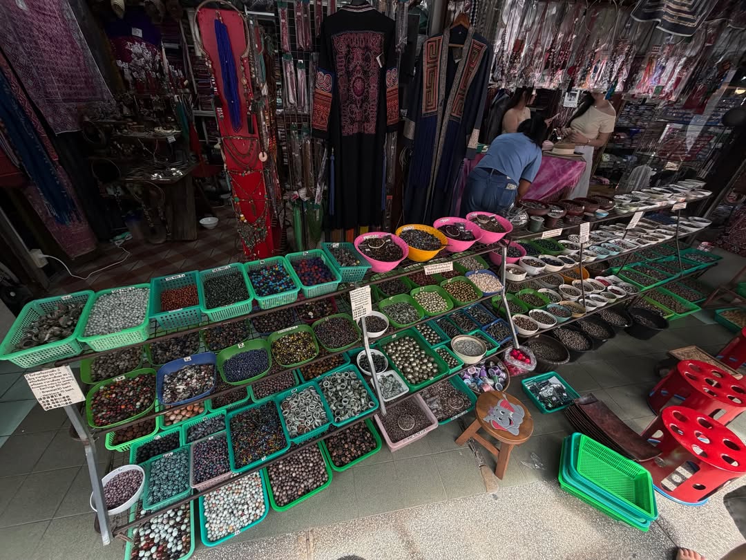 เมทัล สุขขาว