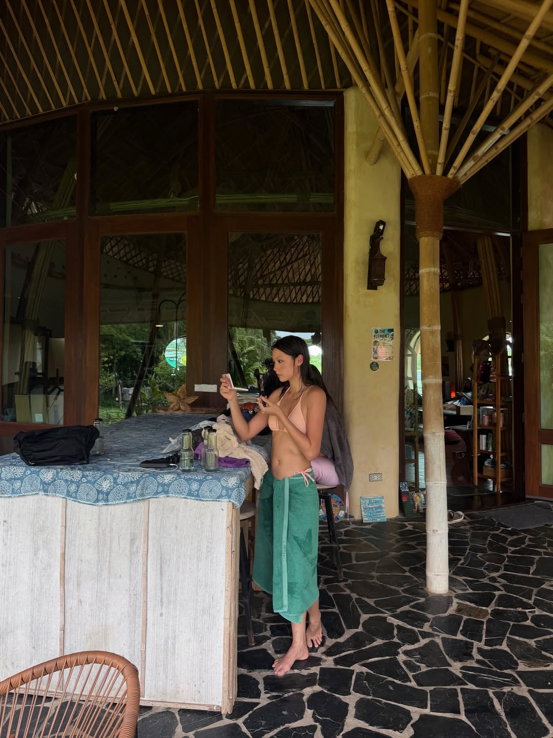 เมทัล สุขขาว
