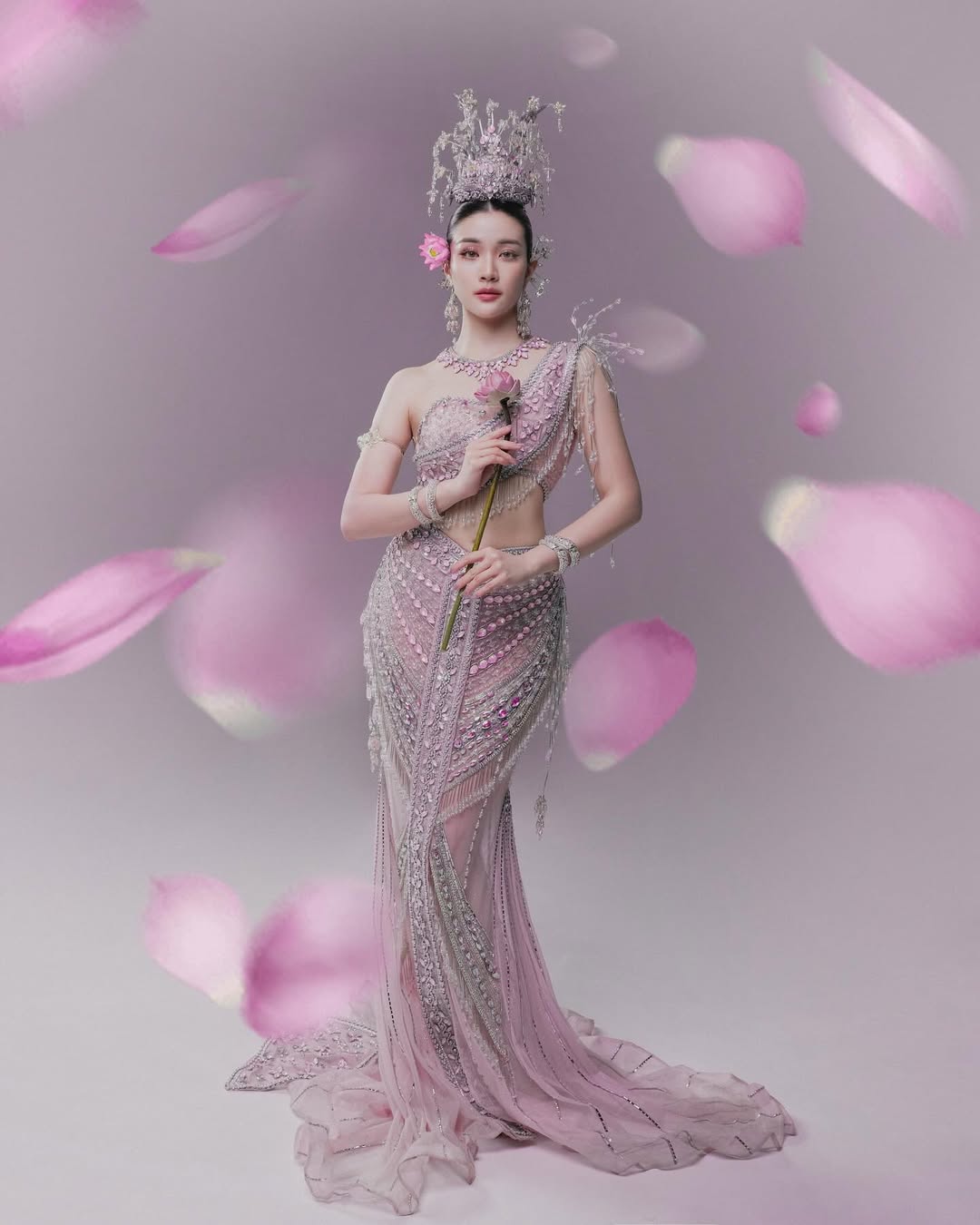 จินนี่ - ณัฐณิชา ประทีปนาฏศิริ