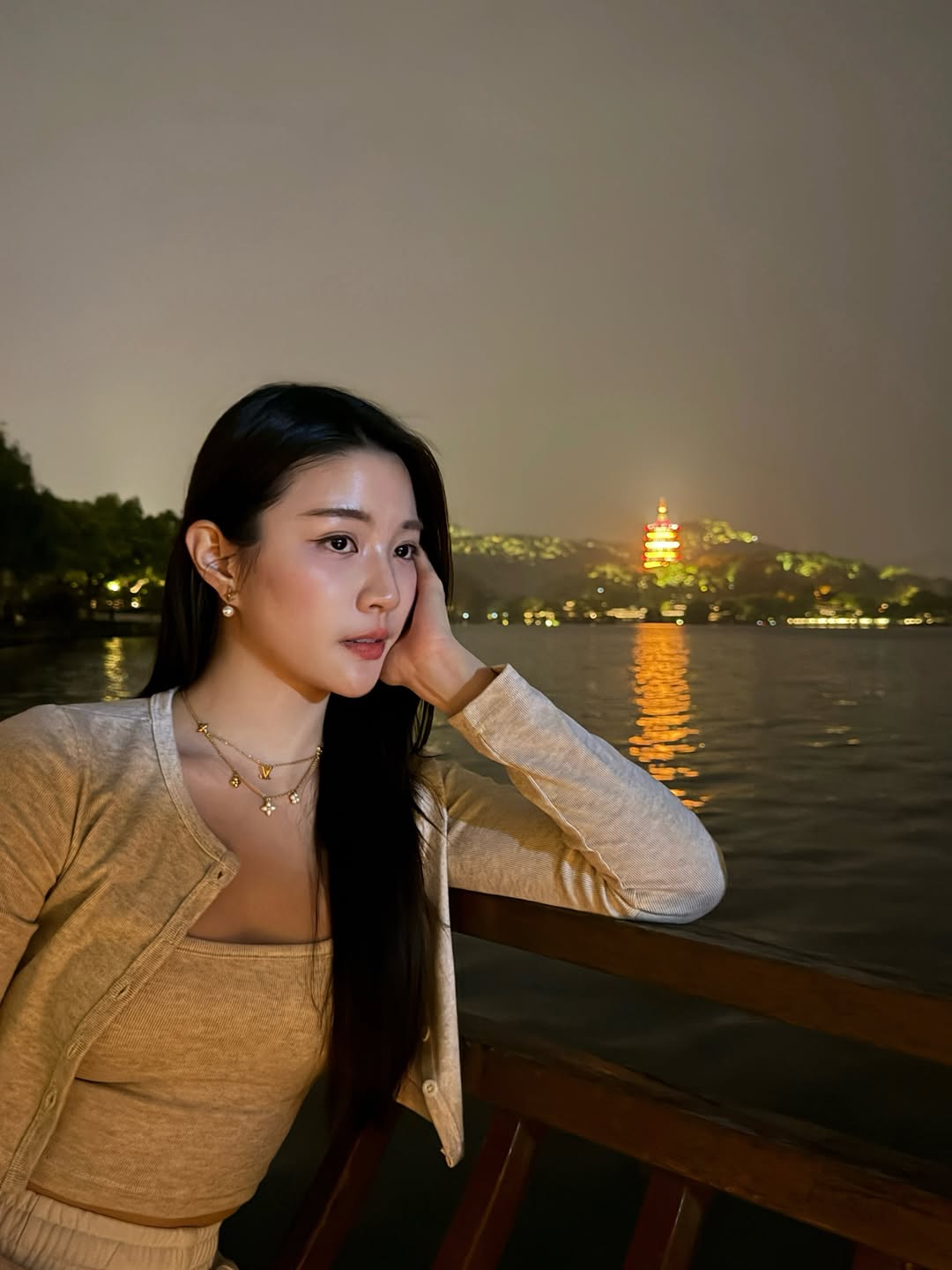 จินนี่ - ณัฐณิชา ประทีปนาฏศิริ