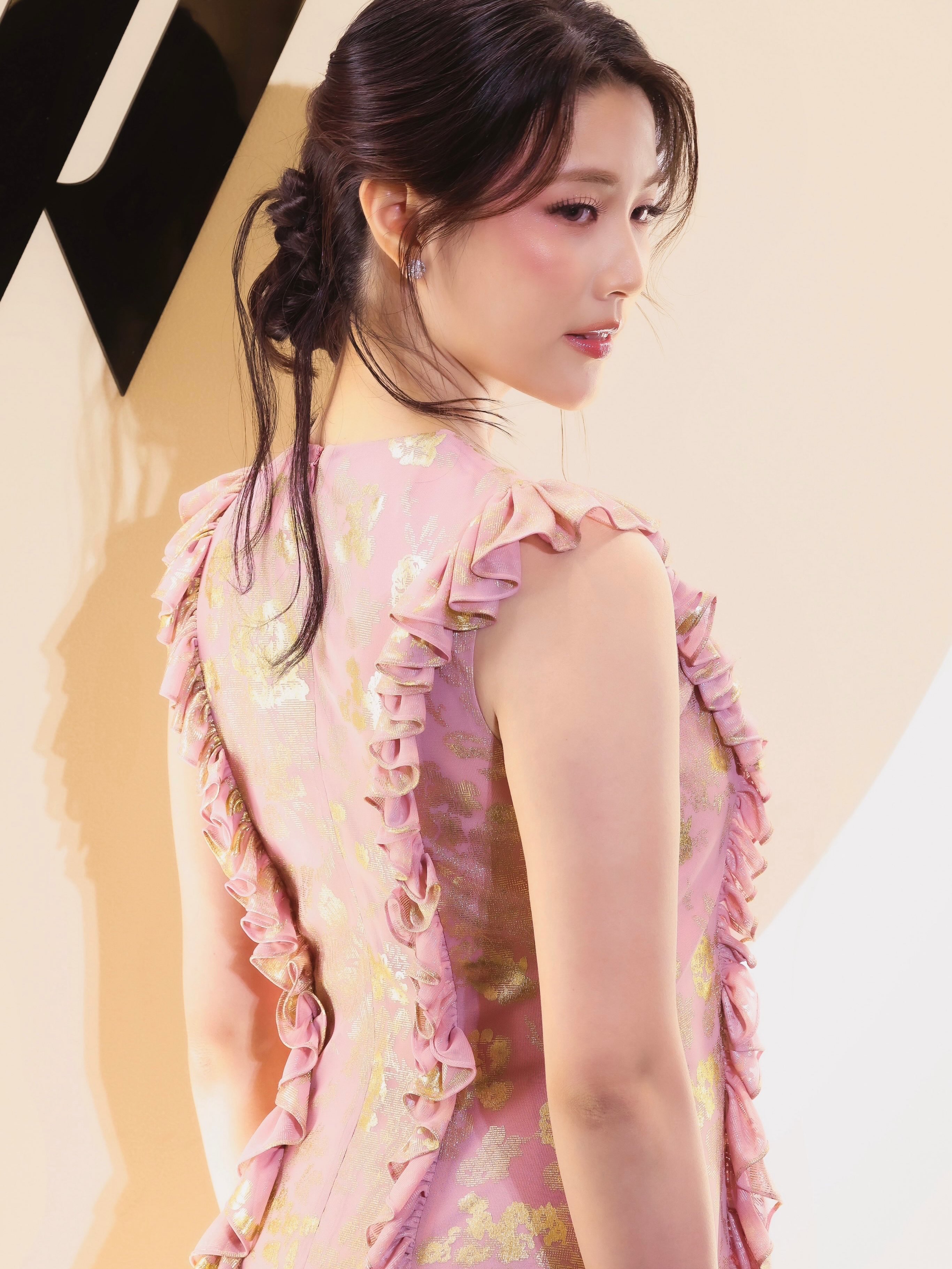 จินนี่ - ณัฐณิชา ประทีปนาฏศิริ