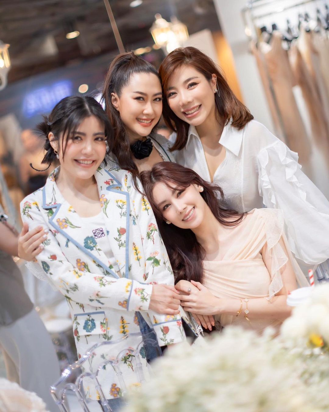 ดาว - พิมพ์ทอง วชิราคม