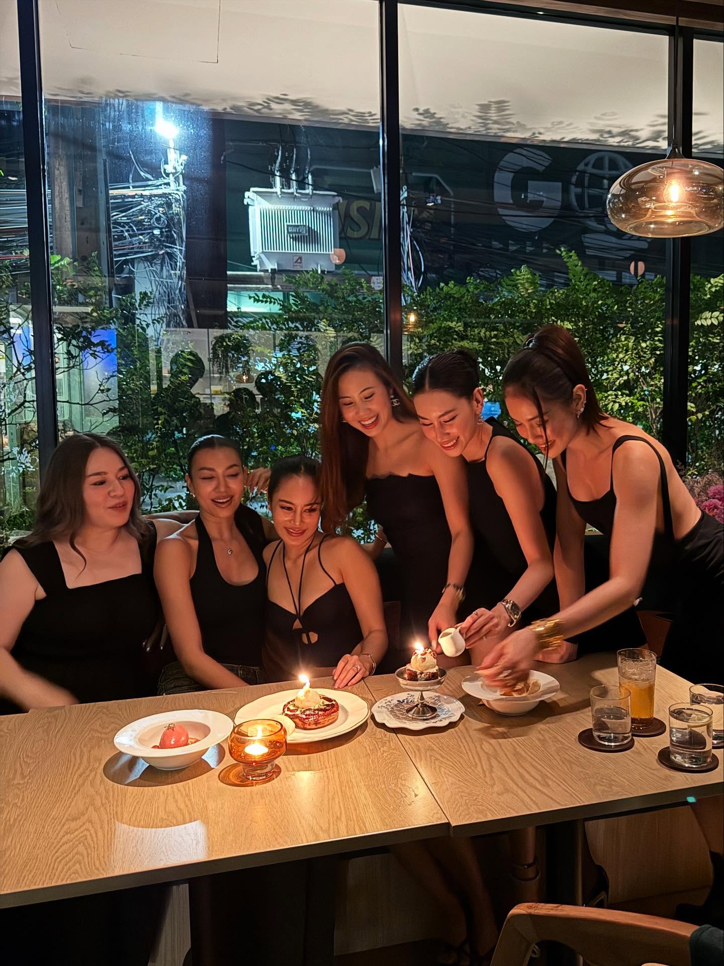 ดาว - พิมพ์ทอง วชิราคม