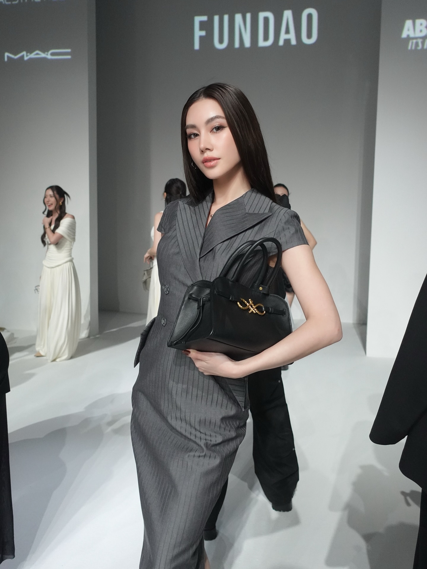 ดาว - พิมพ์ทอง วชิราคม
