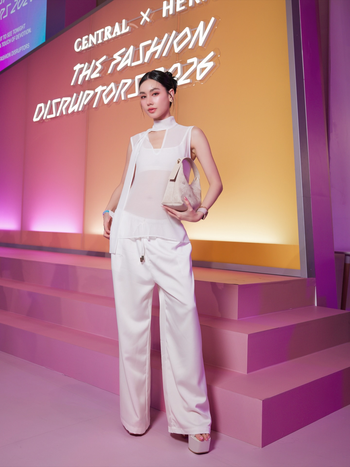 ดาว - พิมพ์ทอง วชิราคม