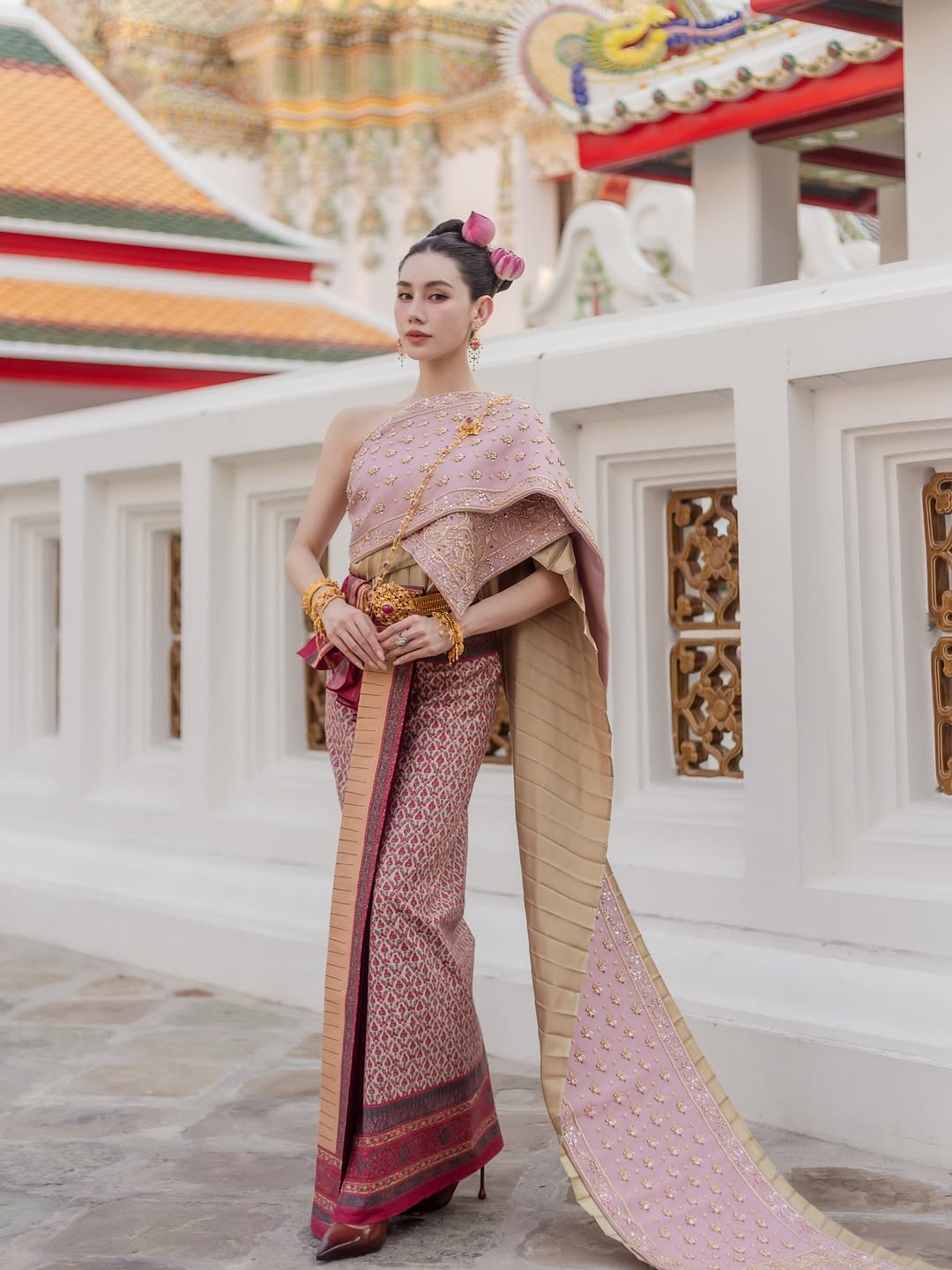 ดาว - พิมพ์ทอง วชิราคม