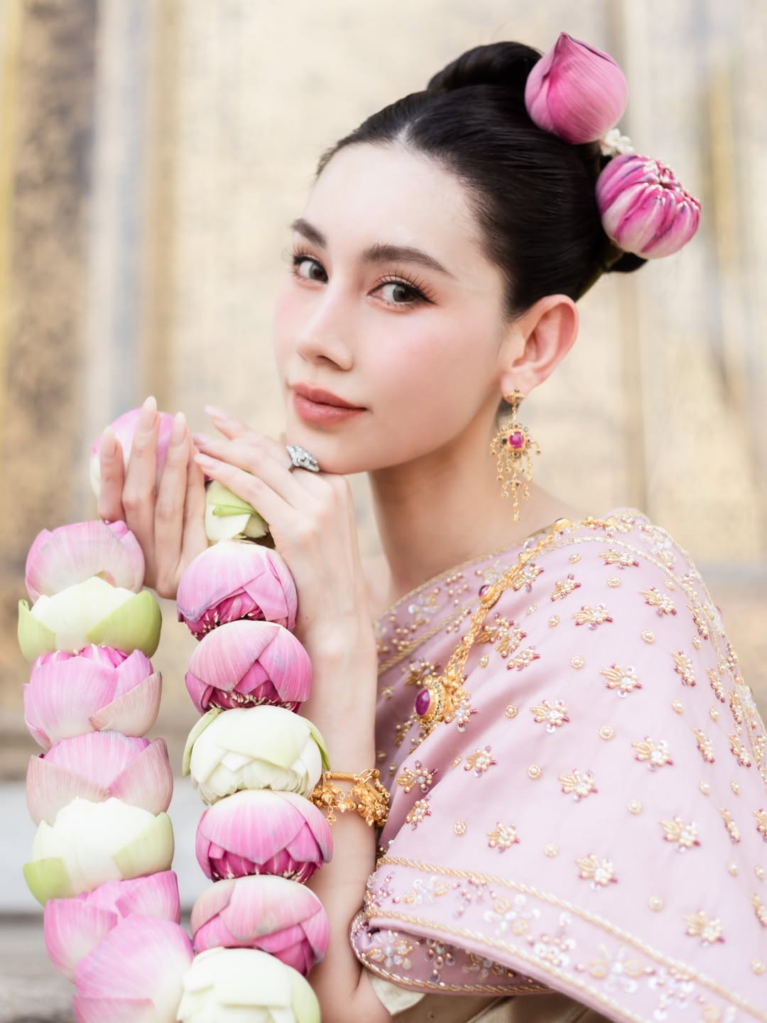 ดาว - พิมพ์ทอง วชิราคม