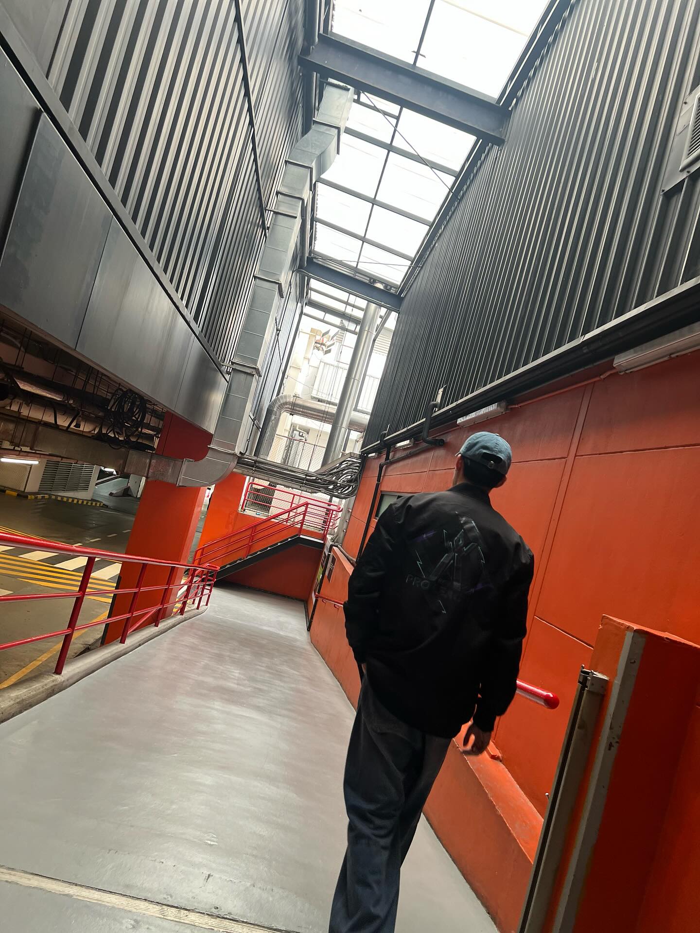 เฟริสท์ - ภาราดา ชัชวาลโชติกุล