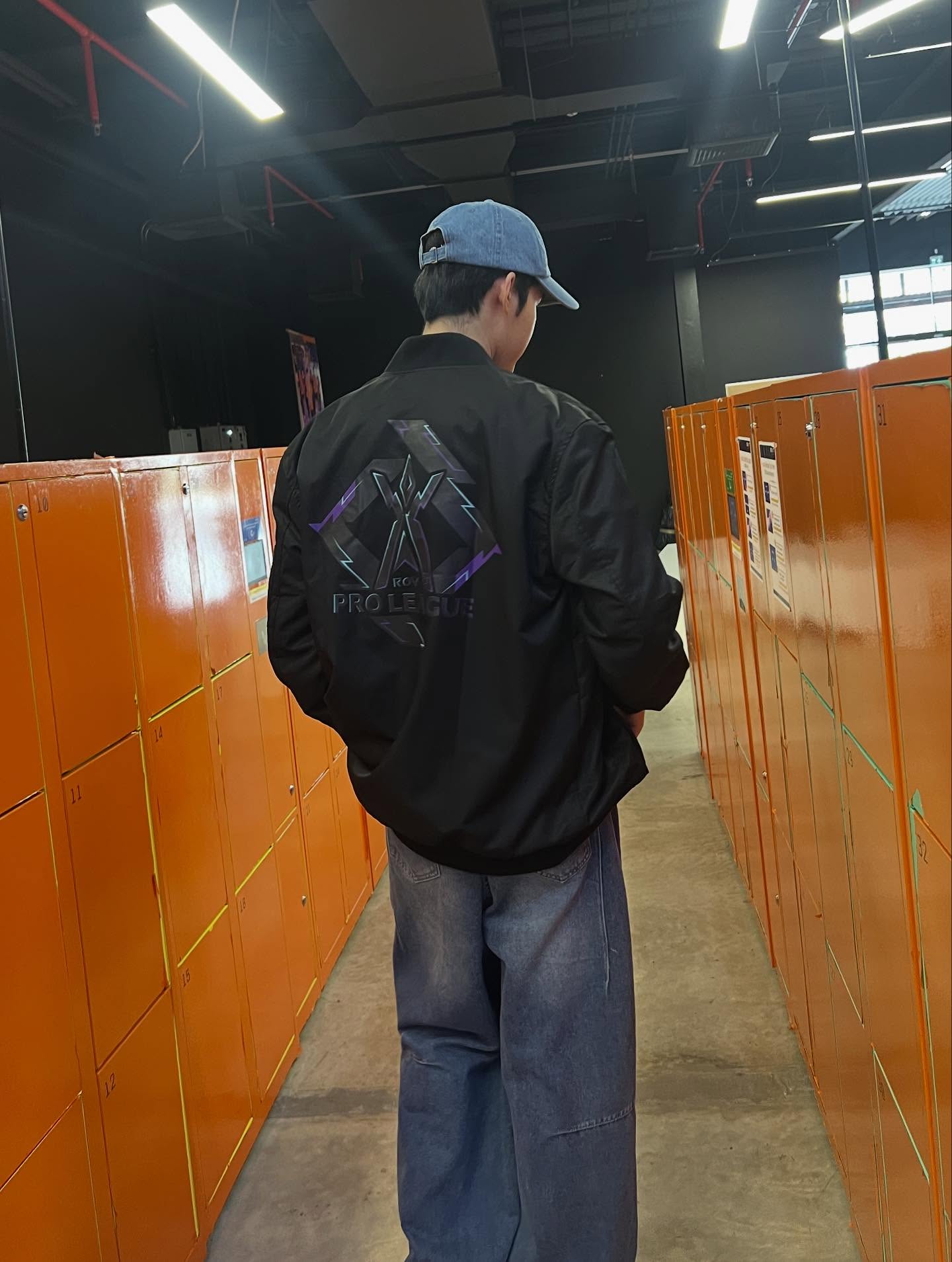 เฟริสท์ - ภาราดา ชัชวาลโชติกุล