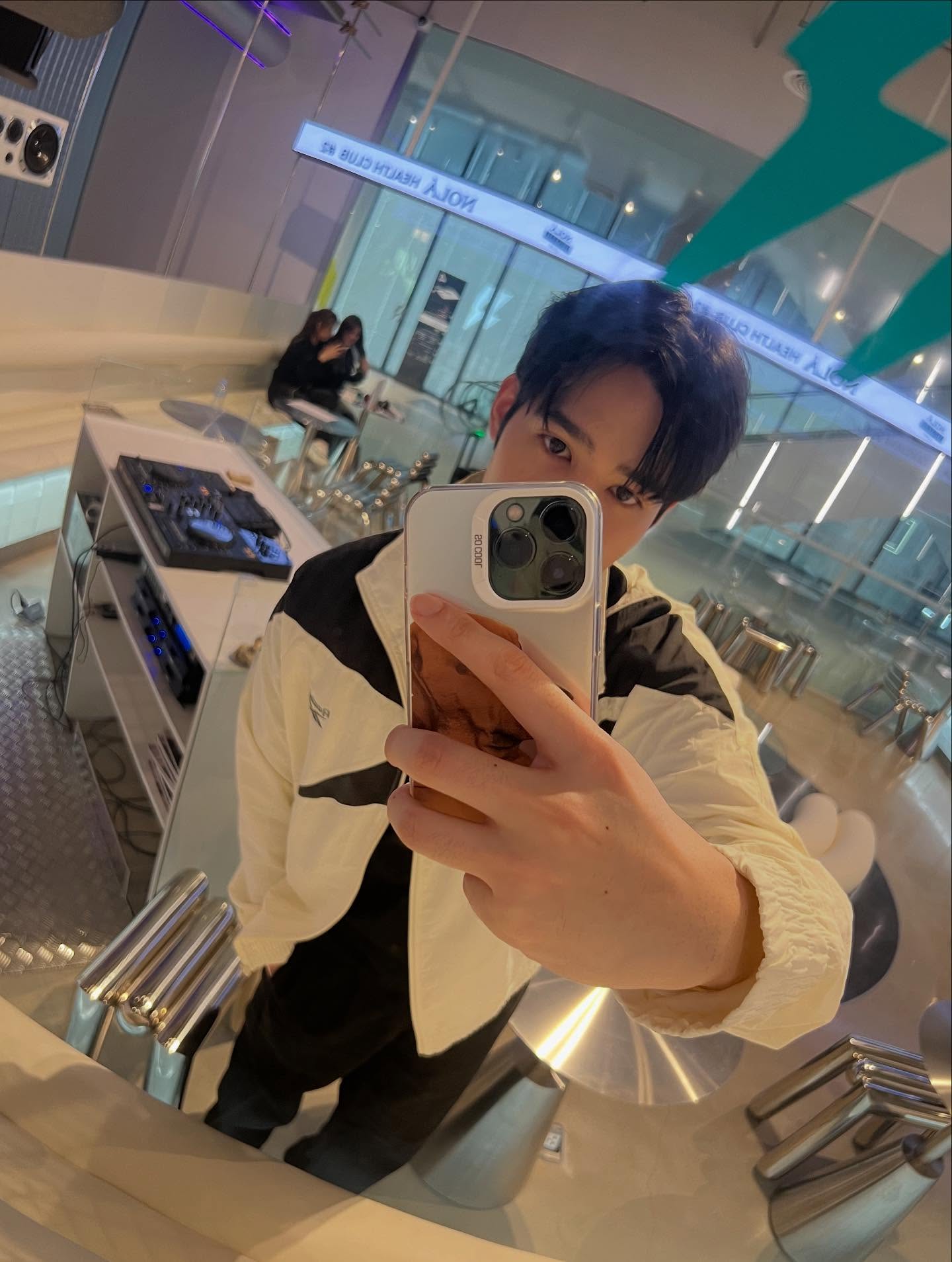 เฟริสท์ - ภาราดา ชัชวาลโชติกุล