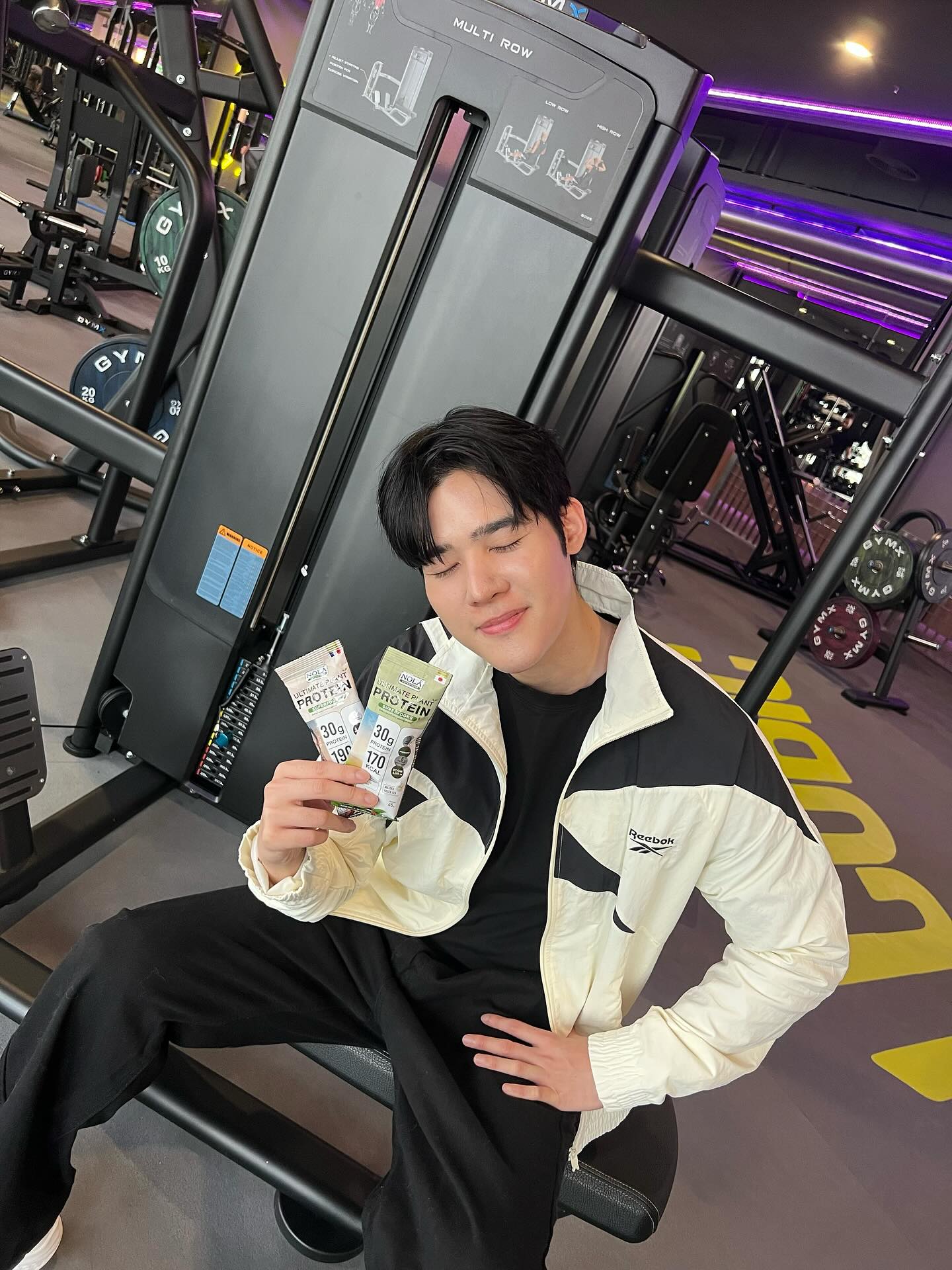 เฟริสท์ - ภาราดา ชัชวาลโชติกุล