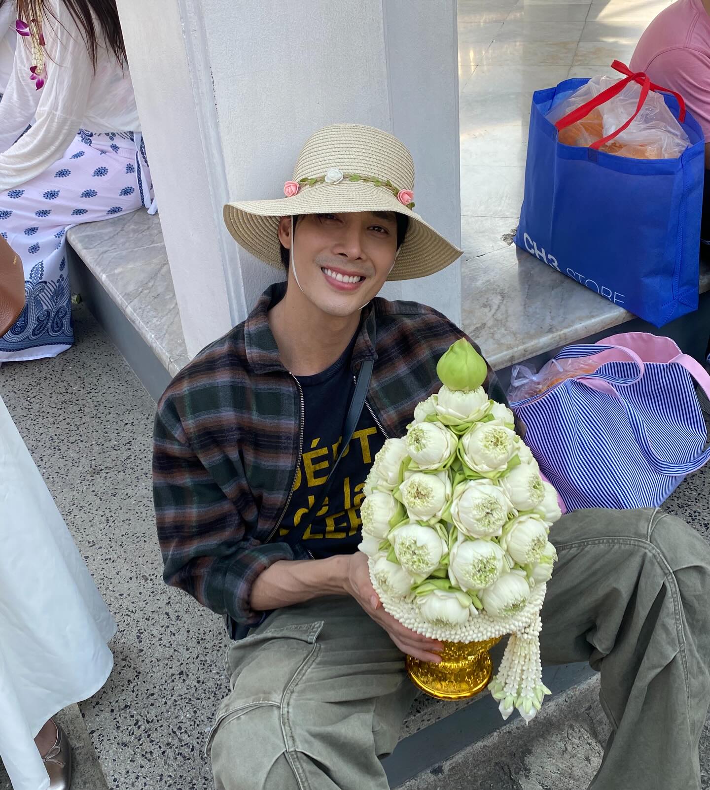 เฟริสท์ - ภาราดา ชัชวาลโชติกุล