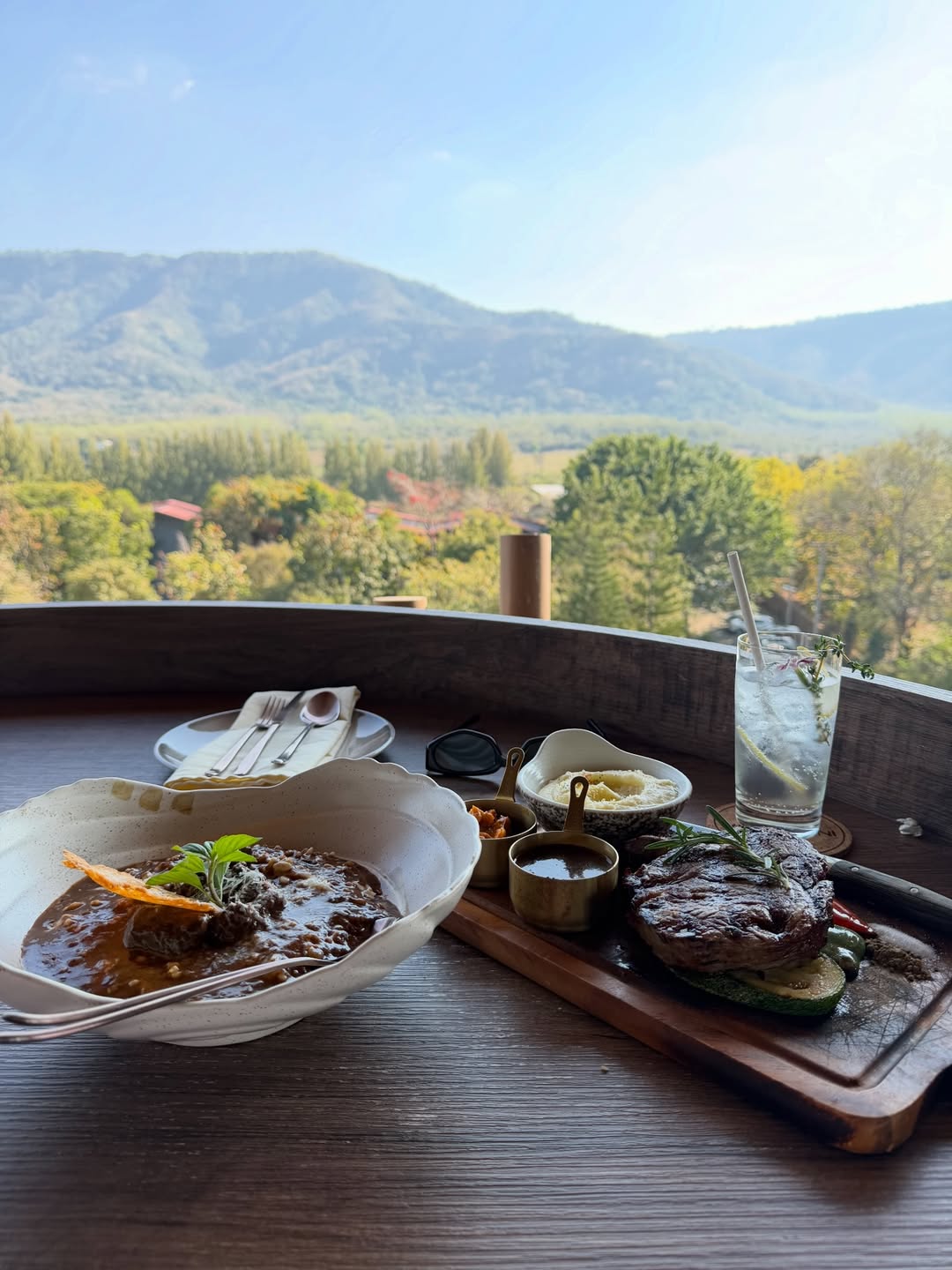 ไบร์ท - นรภัทร วิไลพันธุ์