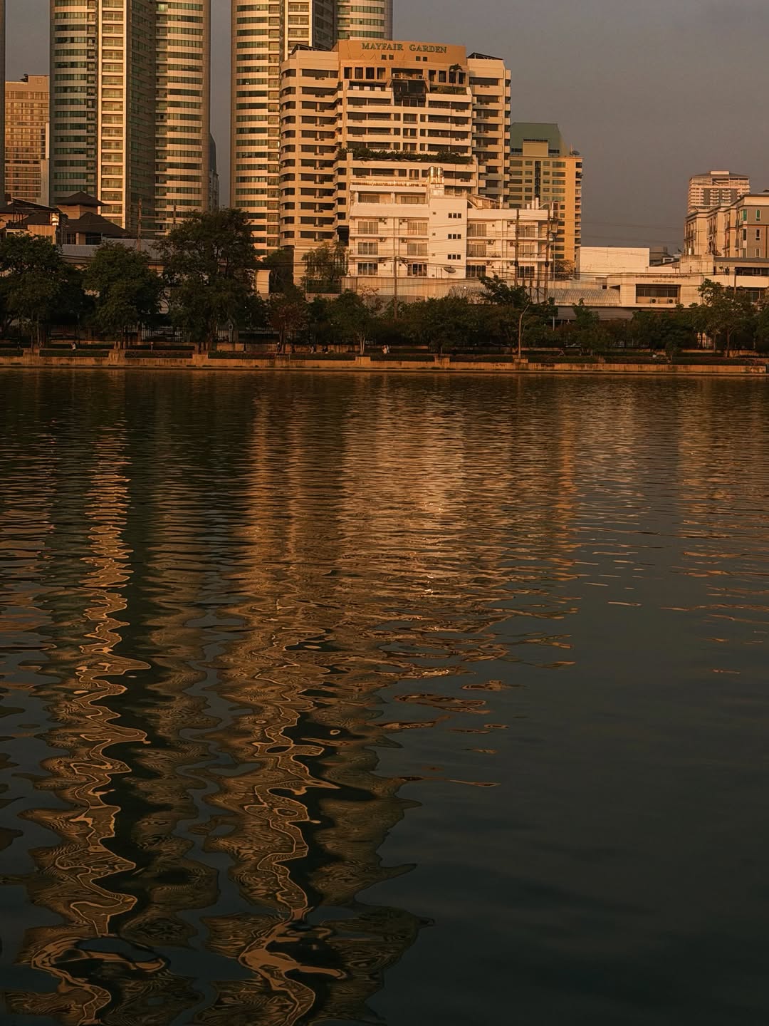 ไบร์ท - นรภัทร วิไลพันธุ์