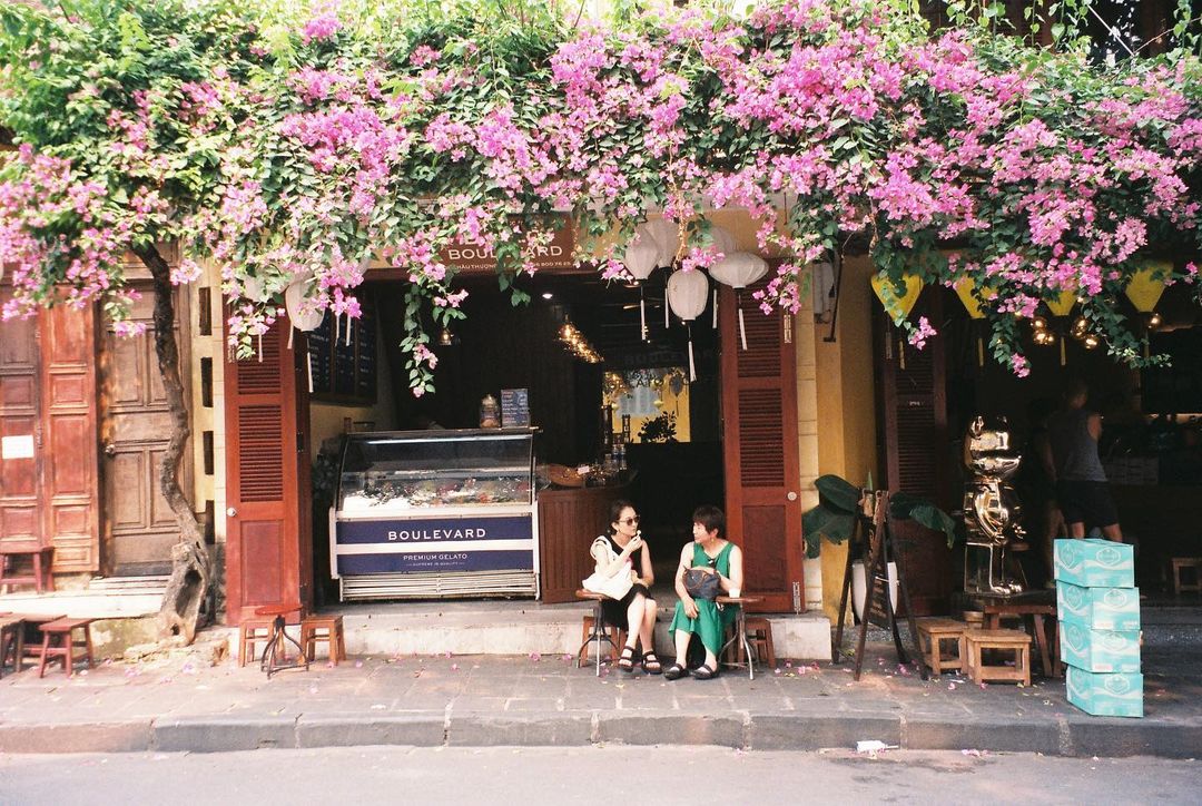 สิตา ธีรเดชสกุล