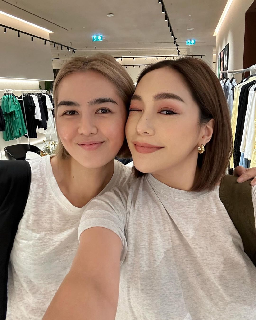 โมเม - นภัสสร บุรณศิริ