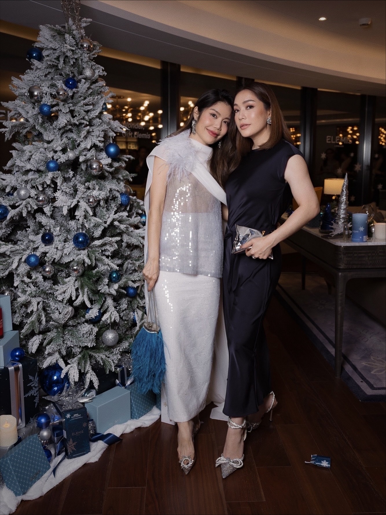 โมเม - นภัสสร บุรณศิริ