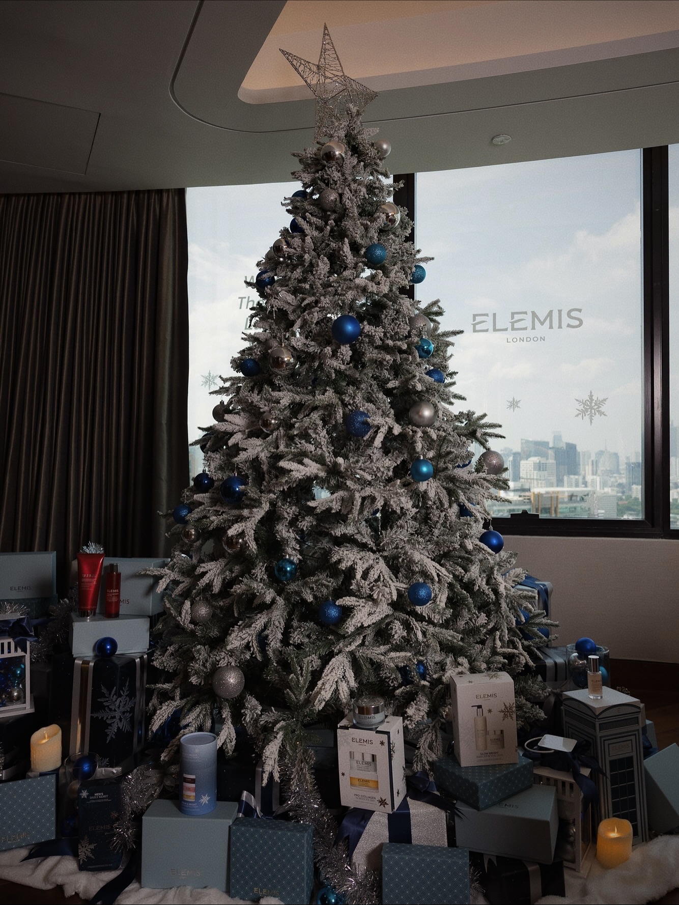 โมเม - นภัสสร บุรณศิริ