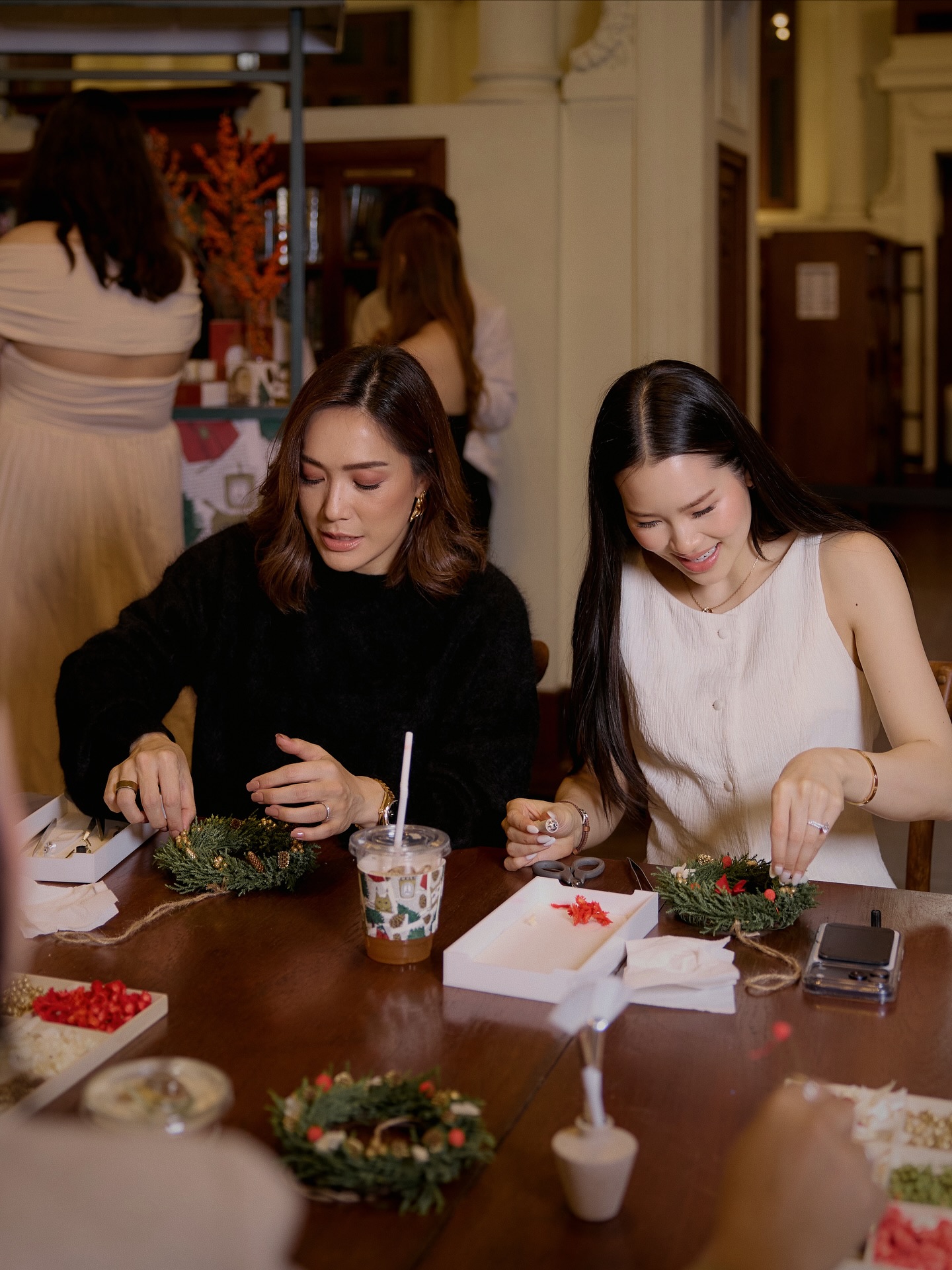 โมเม - นภัสสร บุรณศิริ