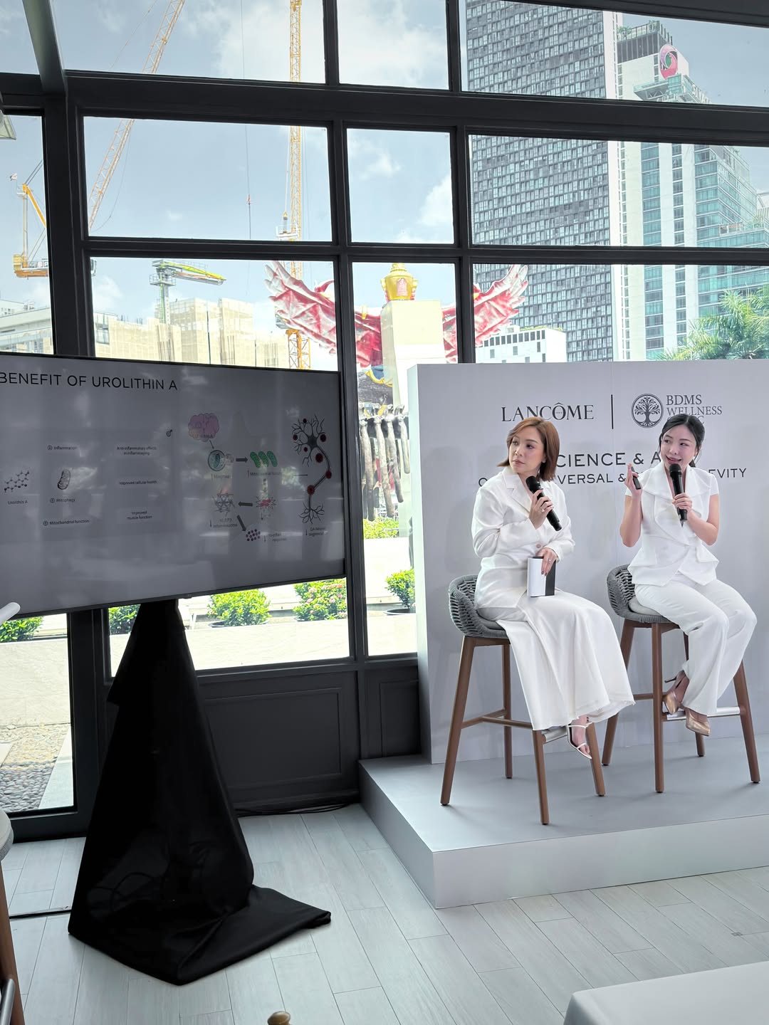 โมเม - นภัสสร บุรณศิริ