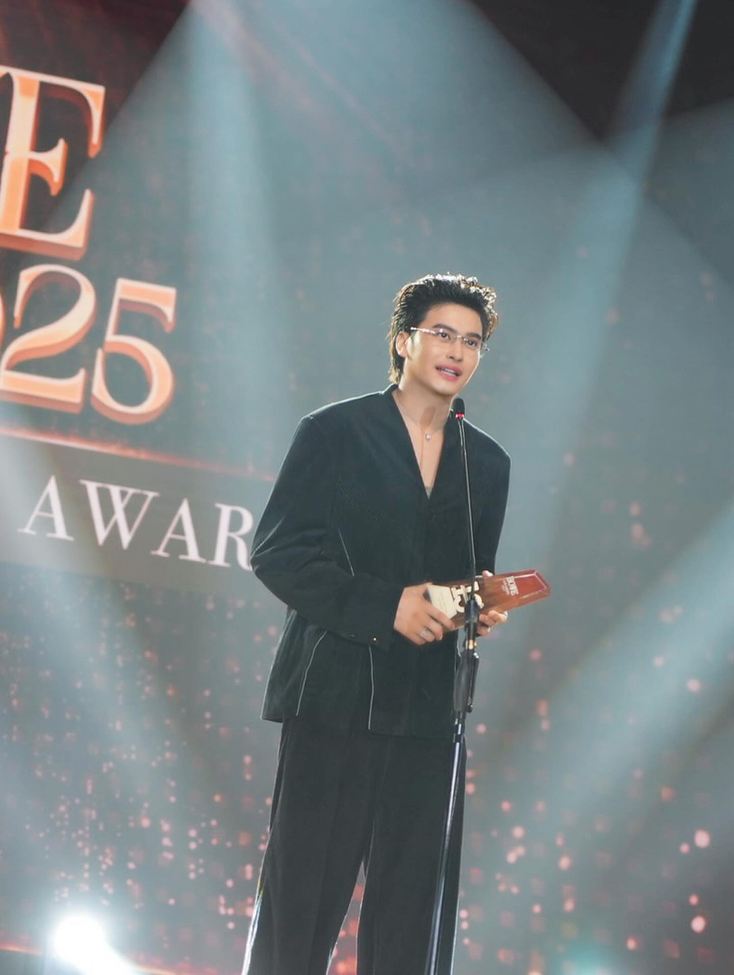 นนท์ - ธนนท์ จำเริญ