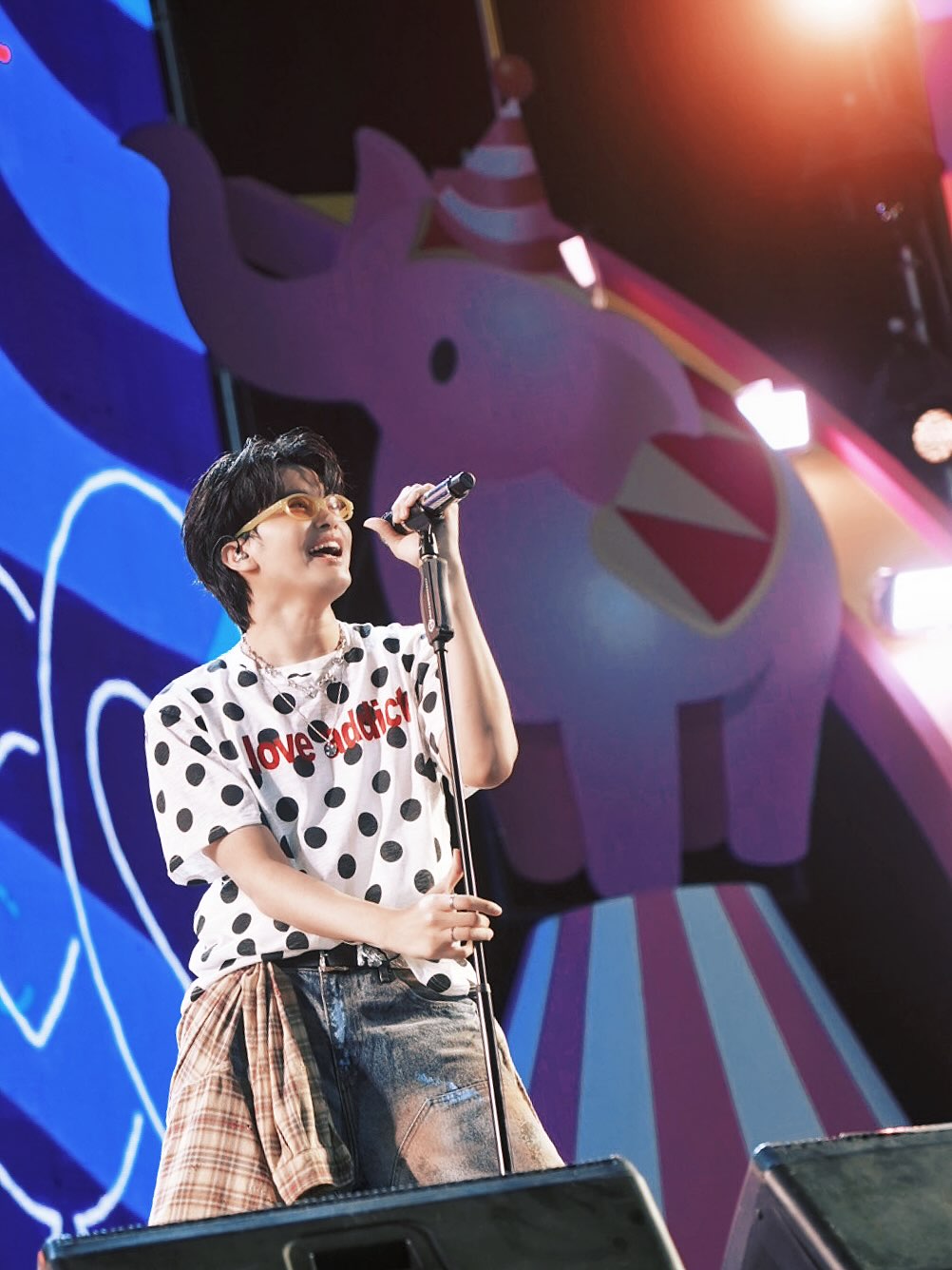 นนท์ - ธนนท์ จำเริญ