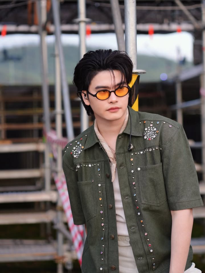 นนท์ - ธนนท์ จำเริญ