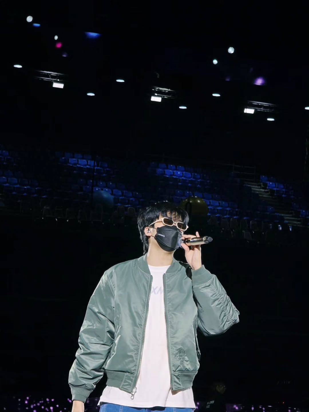 นนท์ - ธนนท์ จำเริญ