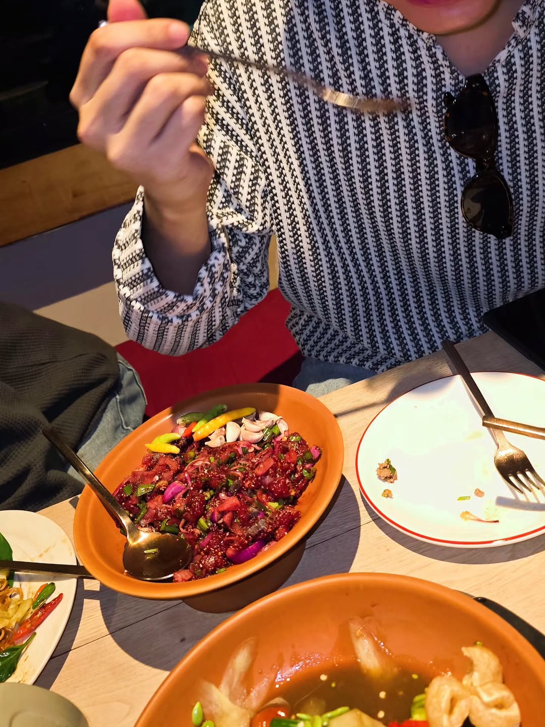 นนท์ - ธนนท์ จำเริญ