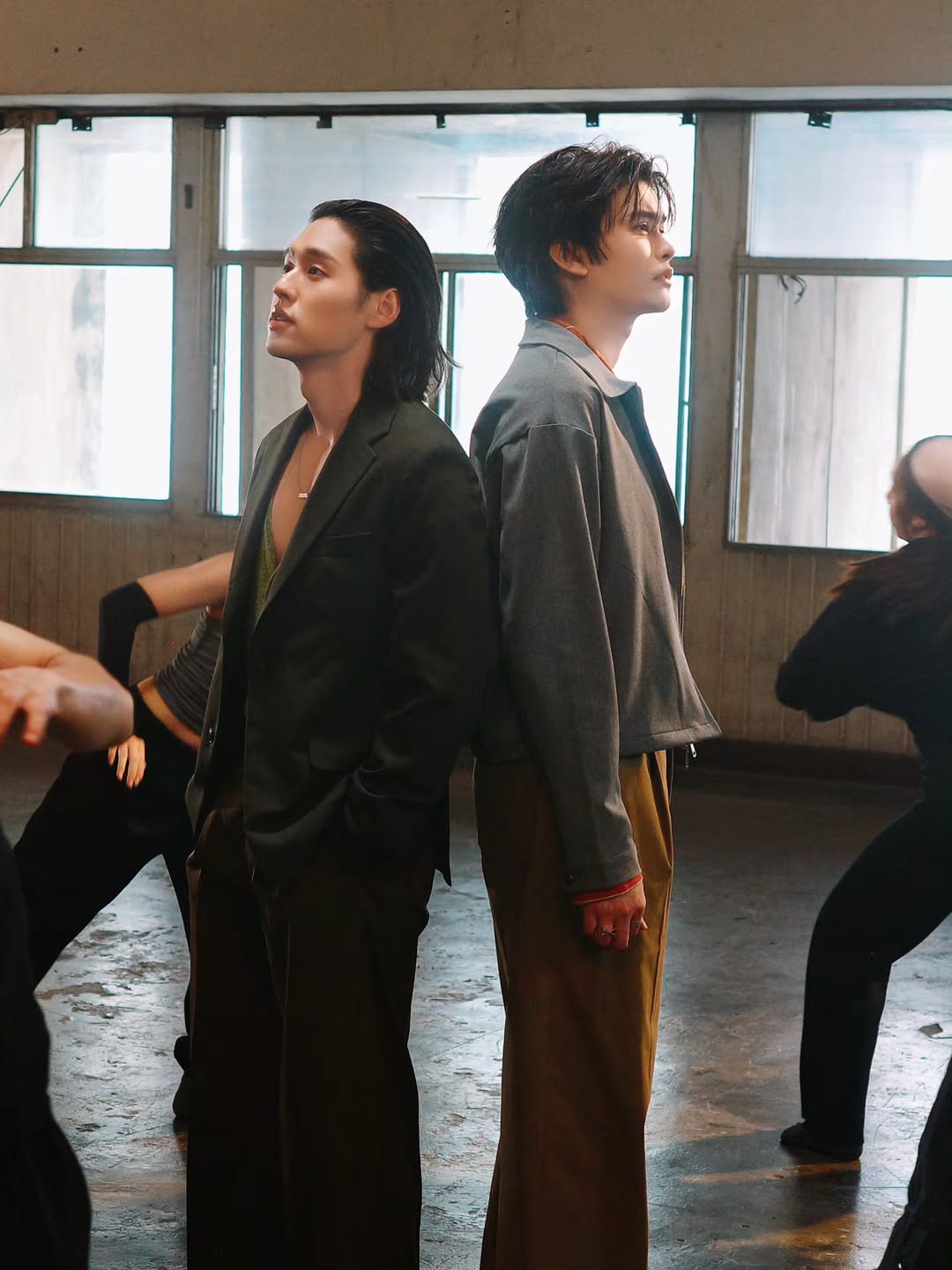 นนท์ - ธนนท์ จำเริญ