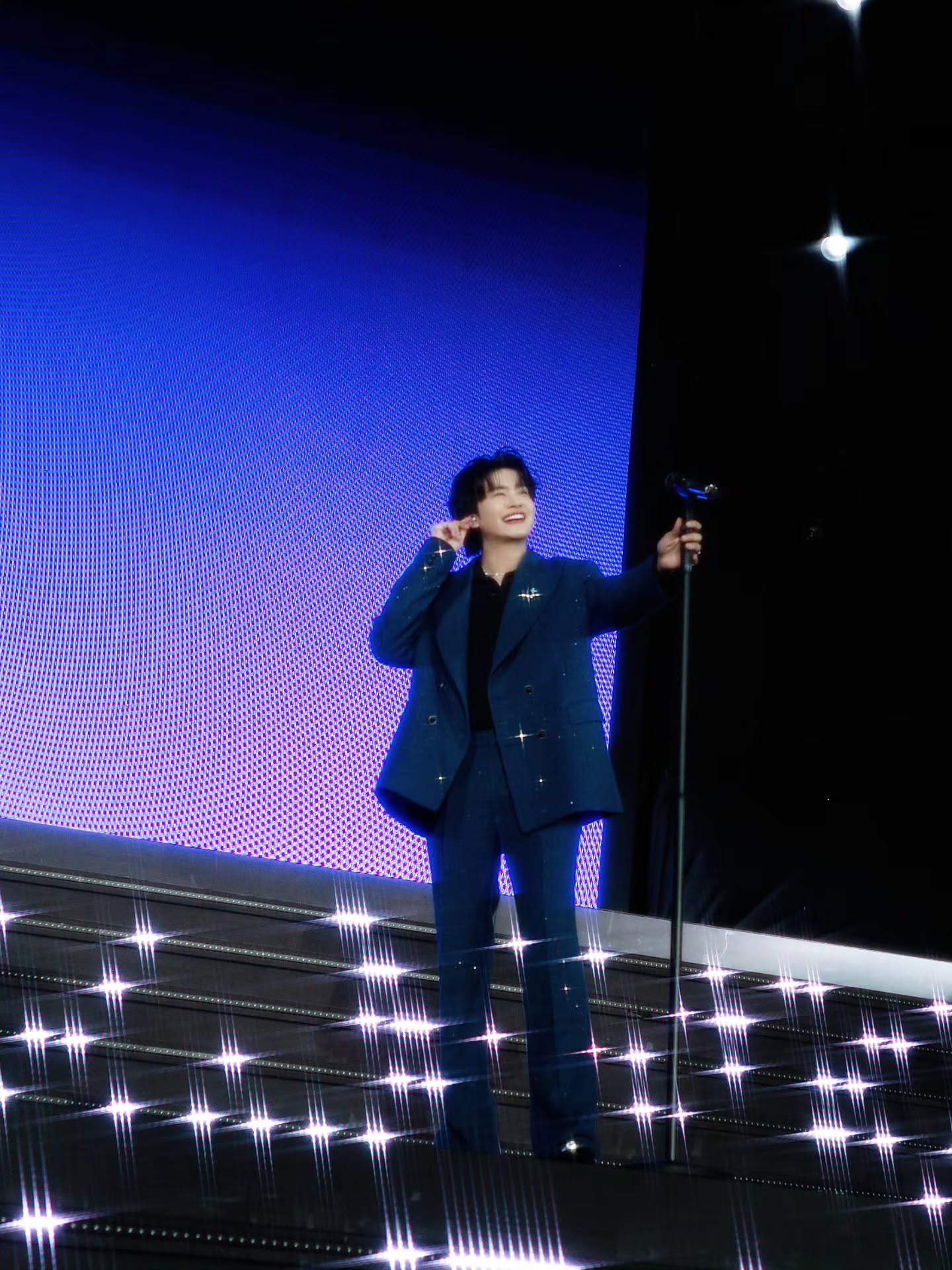 นนท์ - ธนนท์ จำเริญ