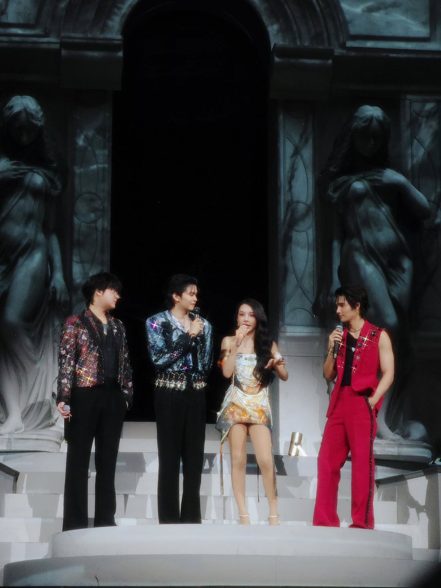 นนท์ - ธนนท์ จำเริญ