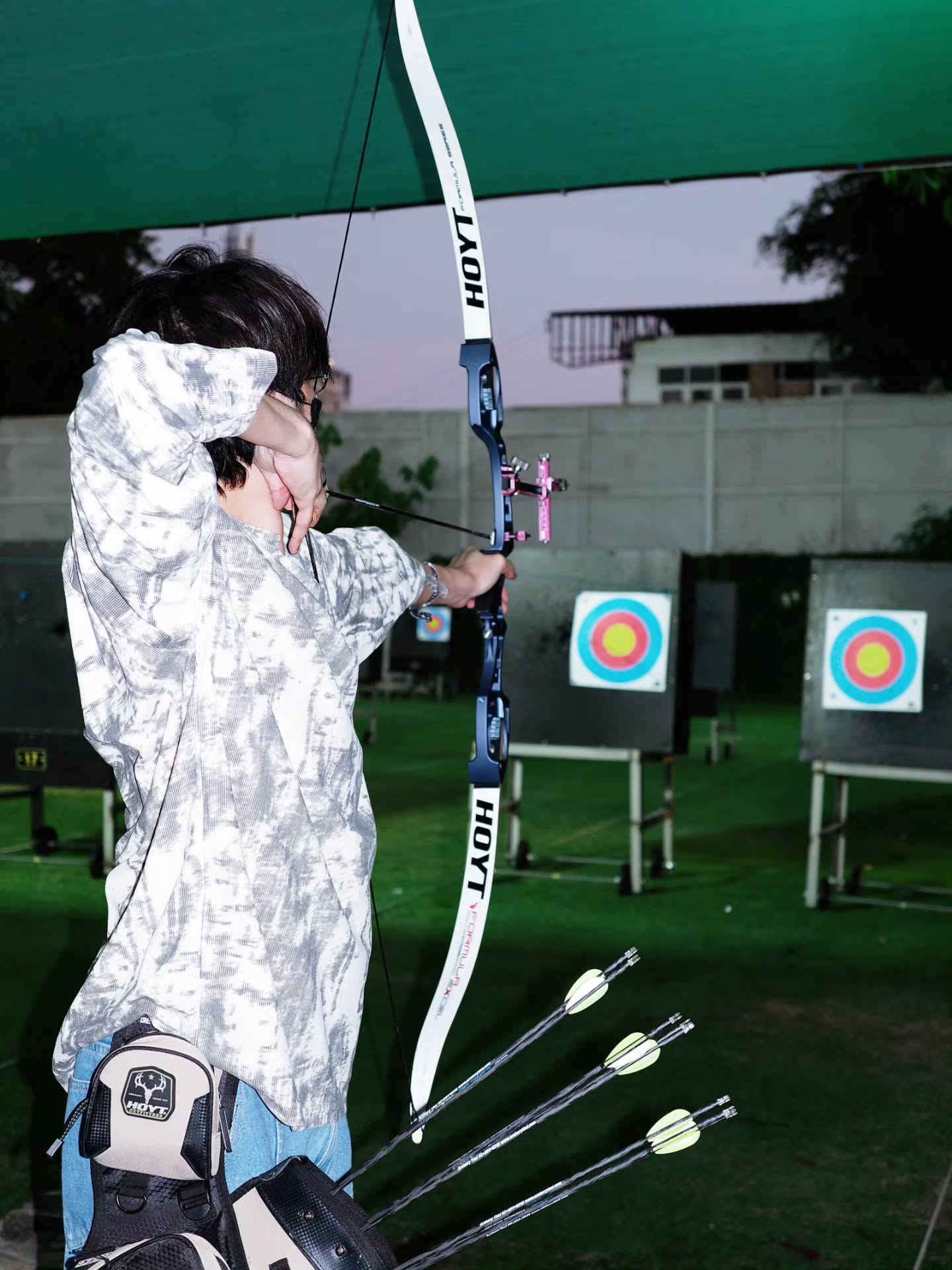 นนท์ - ธนนท์ จำเริญ