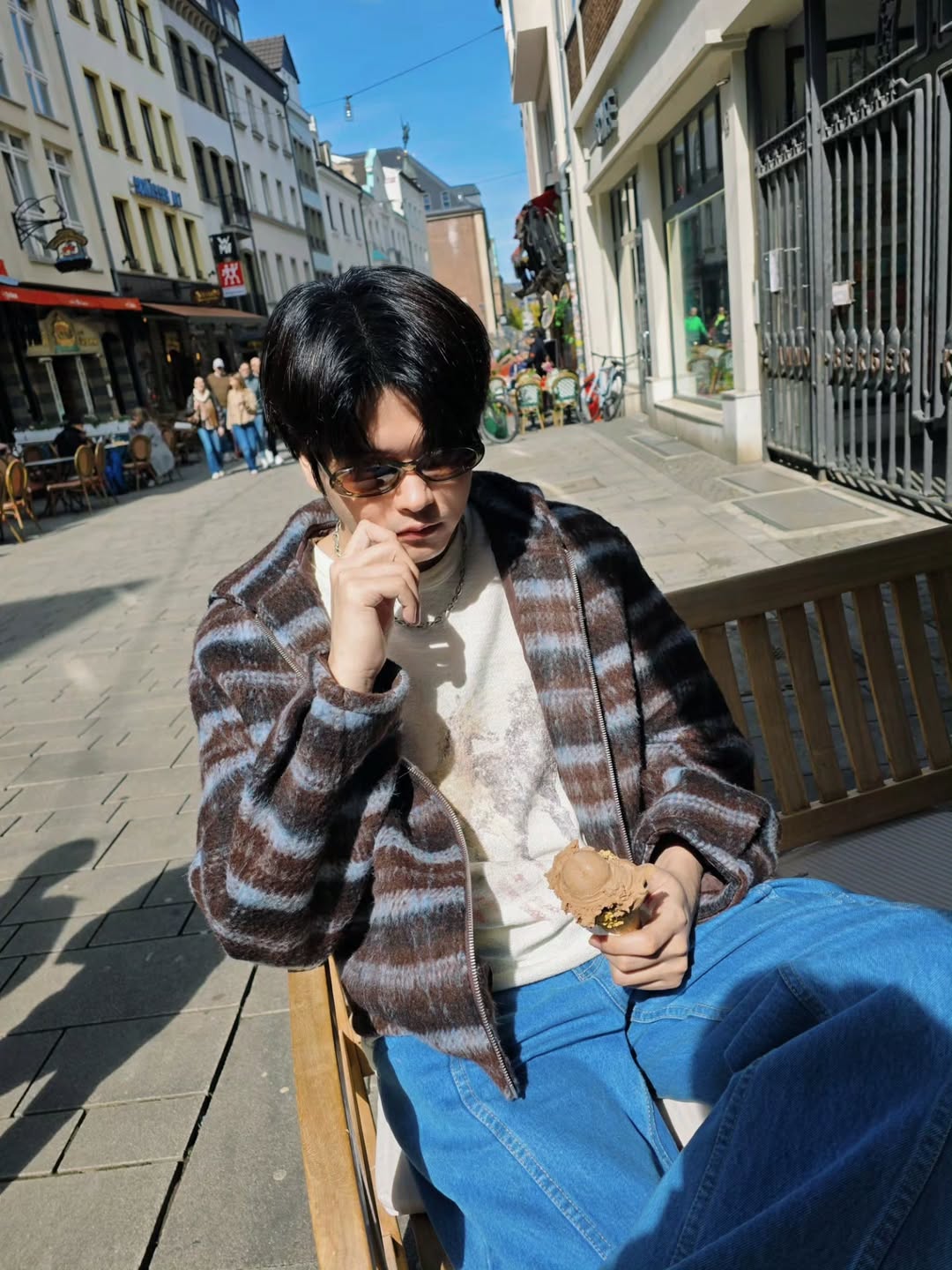 นนท์ - ธนนท์ จำเริญ