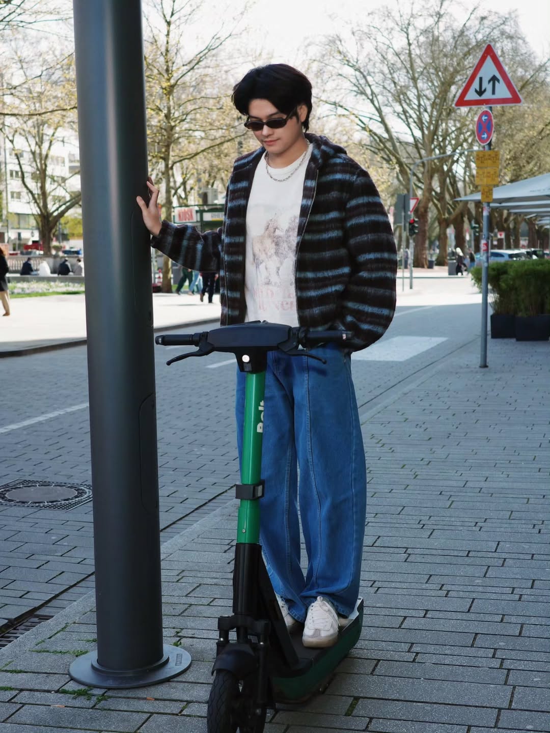 นนท์ - ธนนท์ จำเริญ