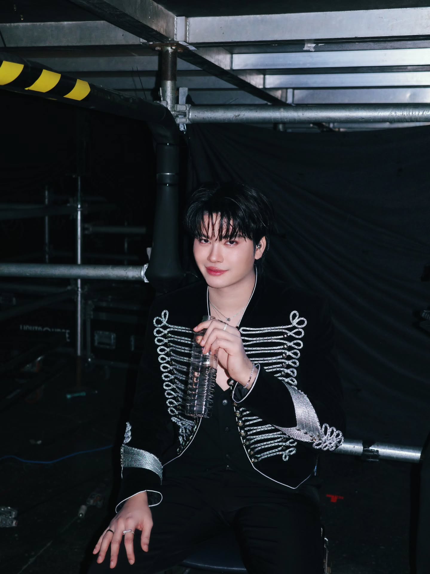 นนท์ - ธนนท์ จำเริญ