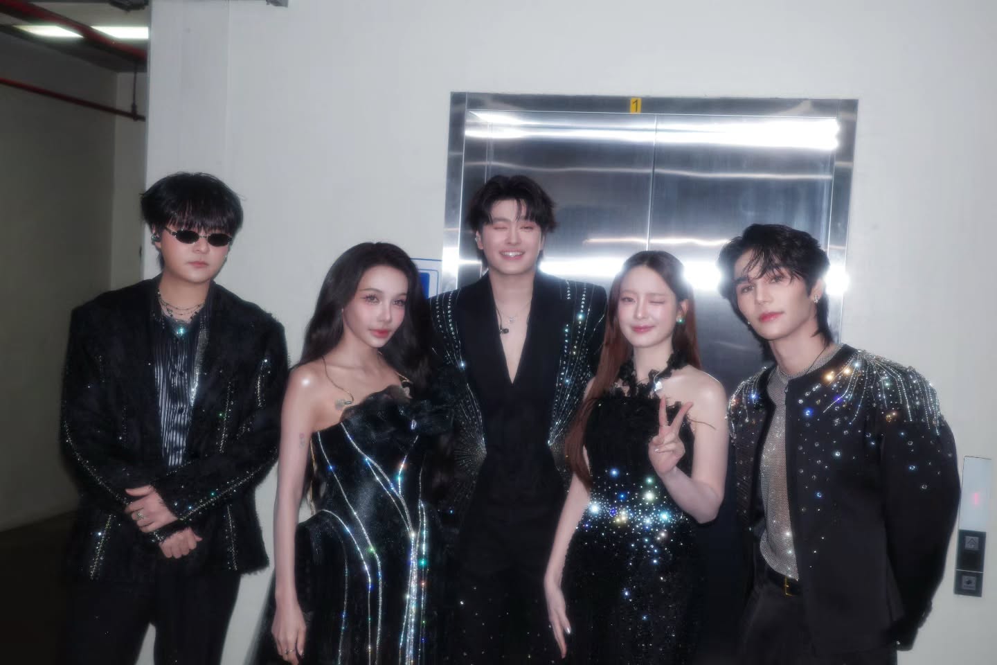 นนท์ - ธนนท์ จำเริญ