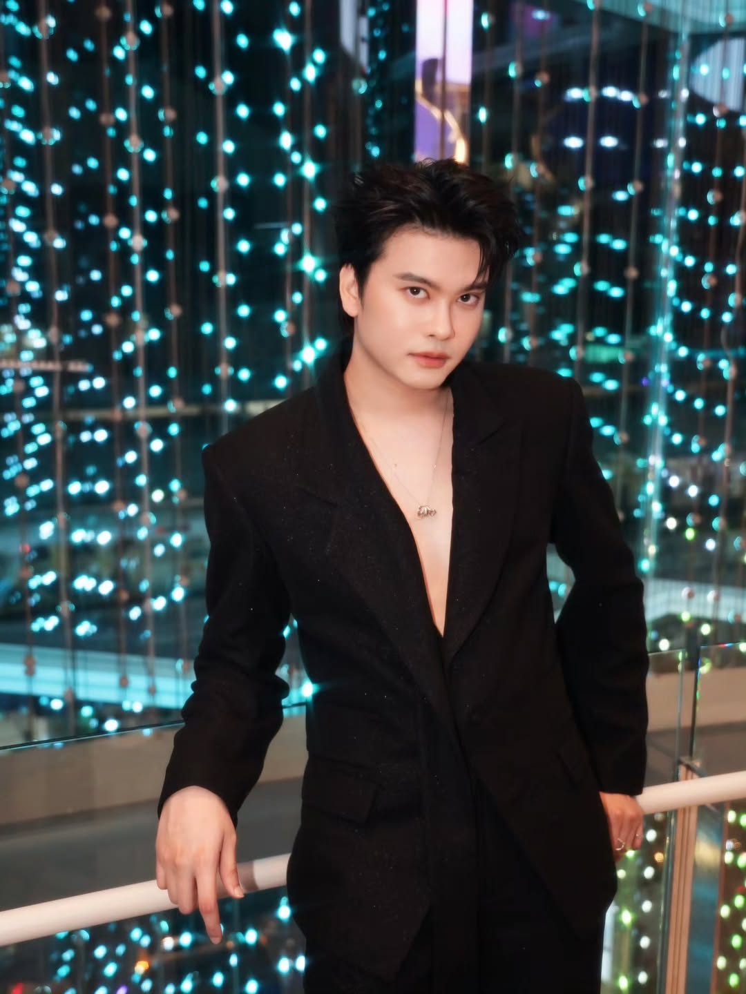นนท์ - ธนนท์ จำเริญ