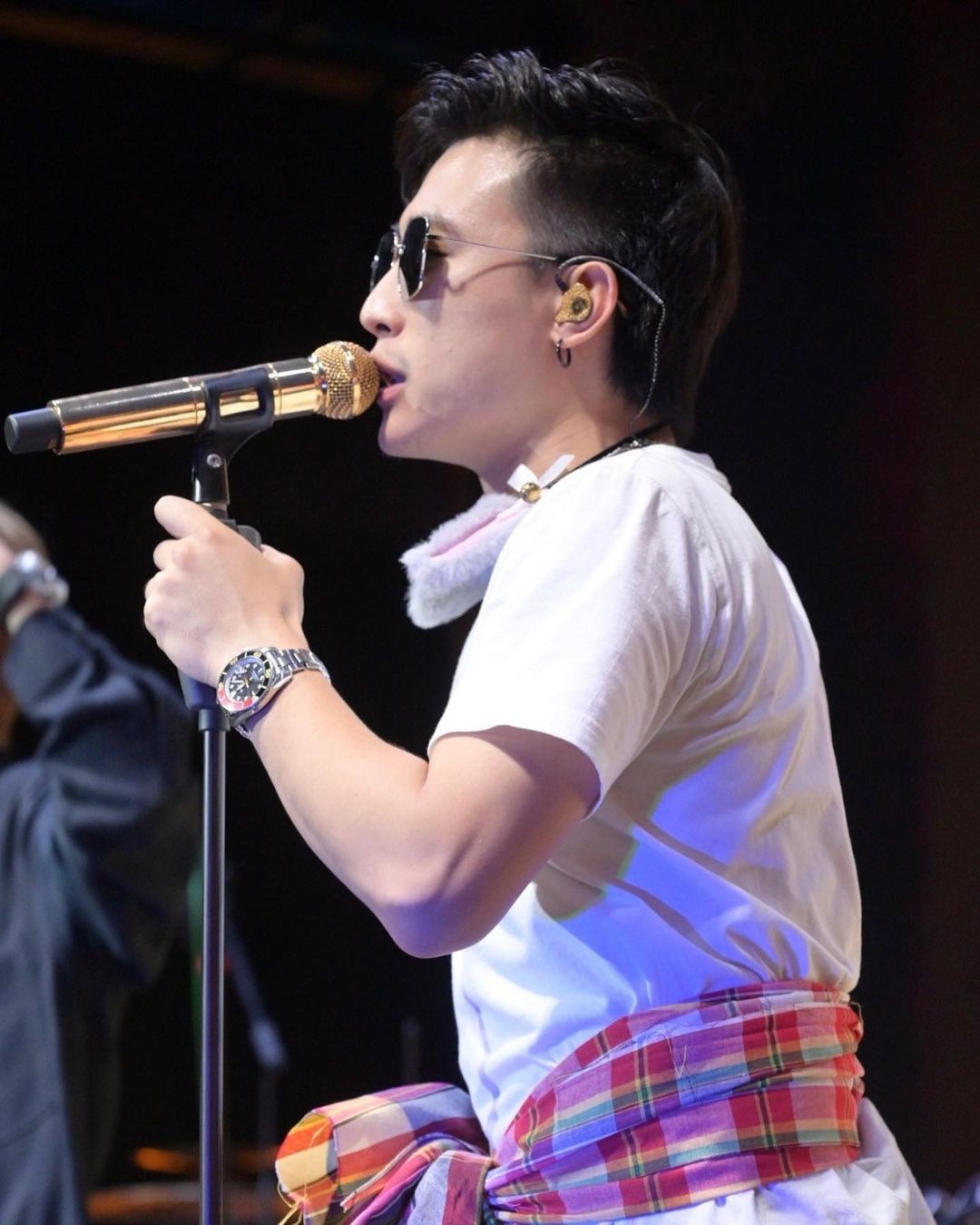 นุ๊ก - ธนดล ศิริแวว