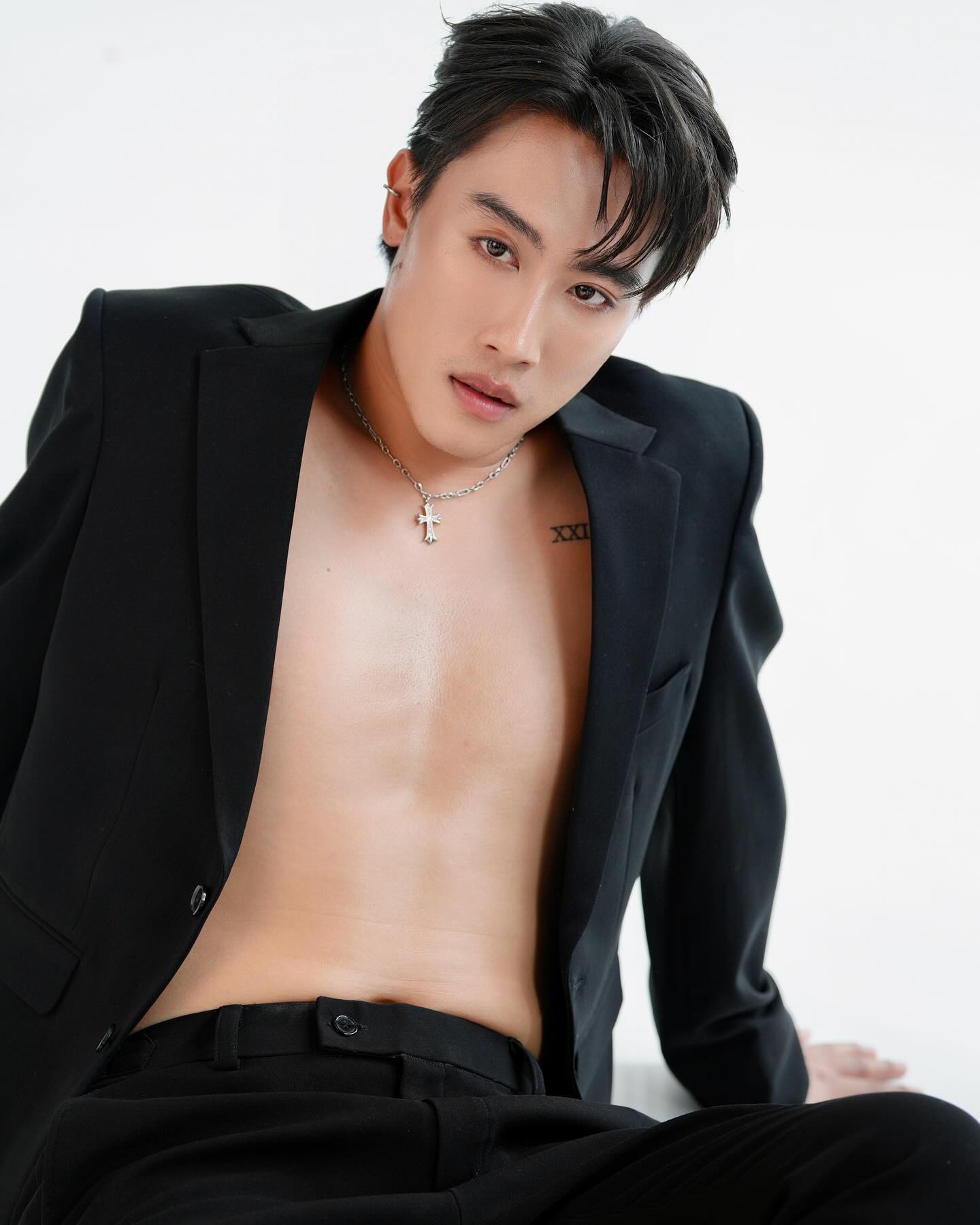 นุ๊ก - ธนดล ศิริแวว